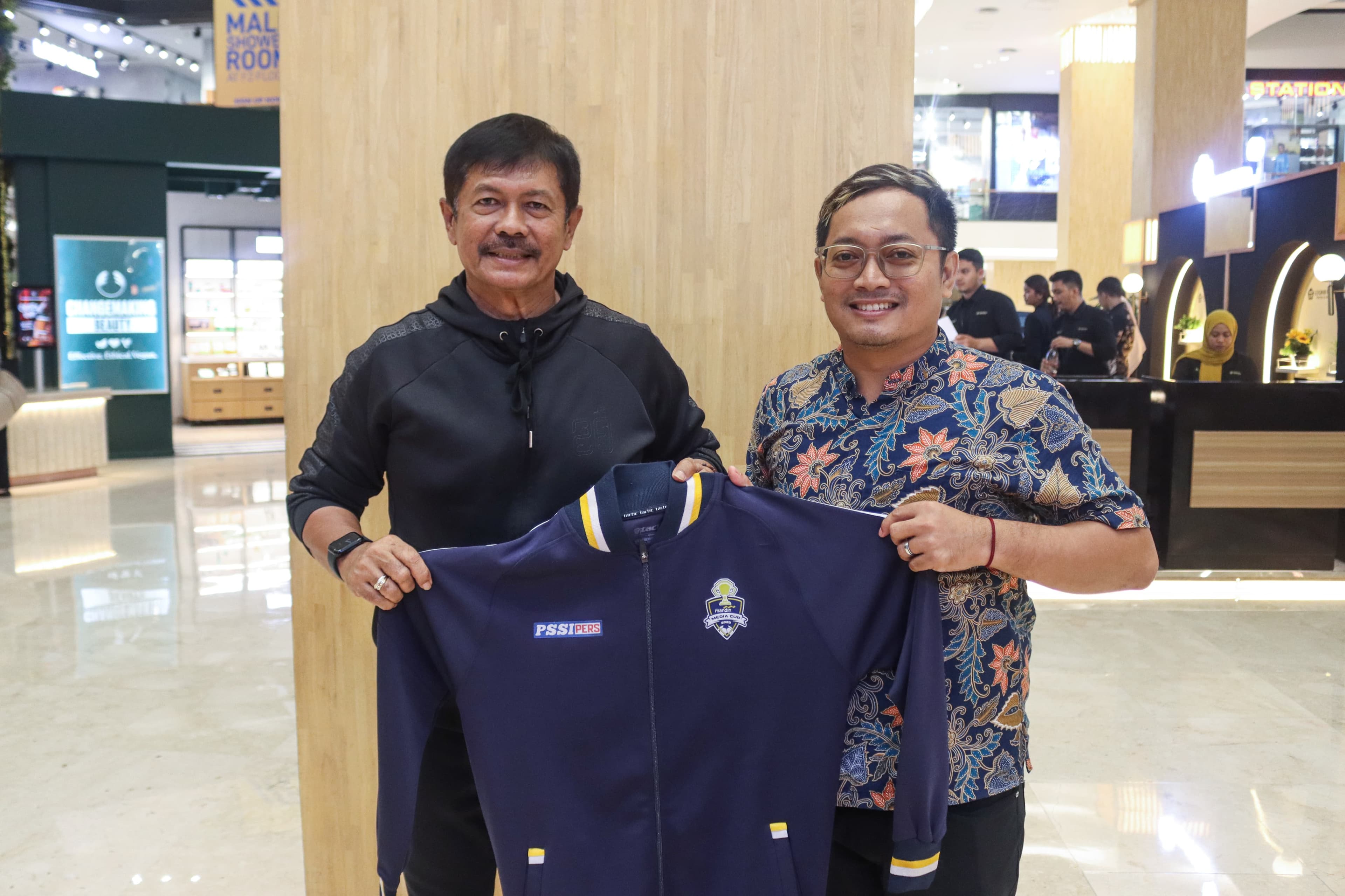 Indra Sjafri Resmi Jadi Brand Ambassador Mandiri Media Cup 2024