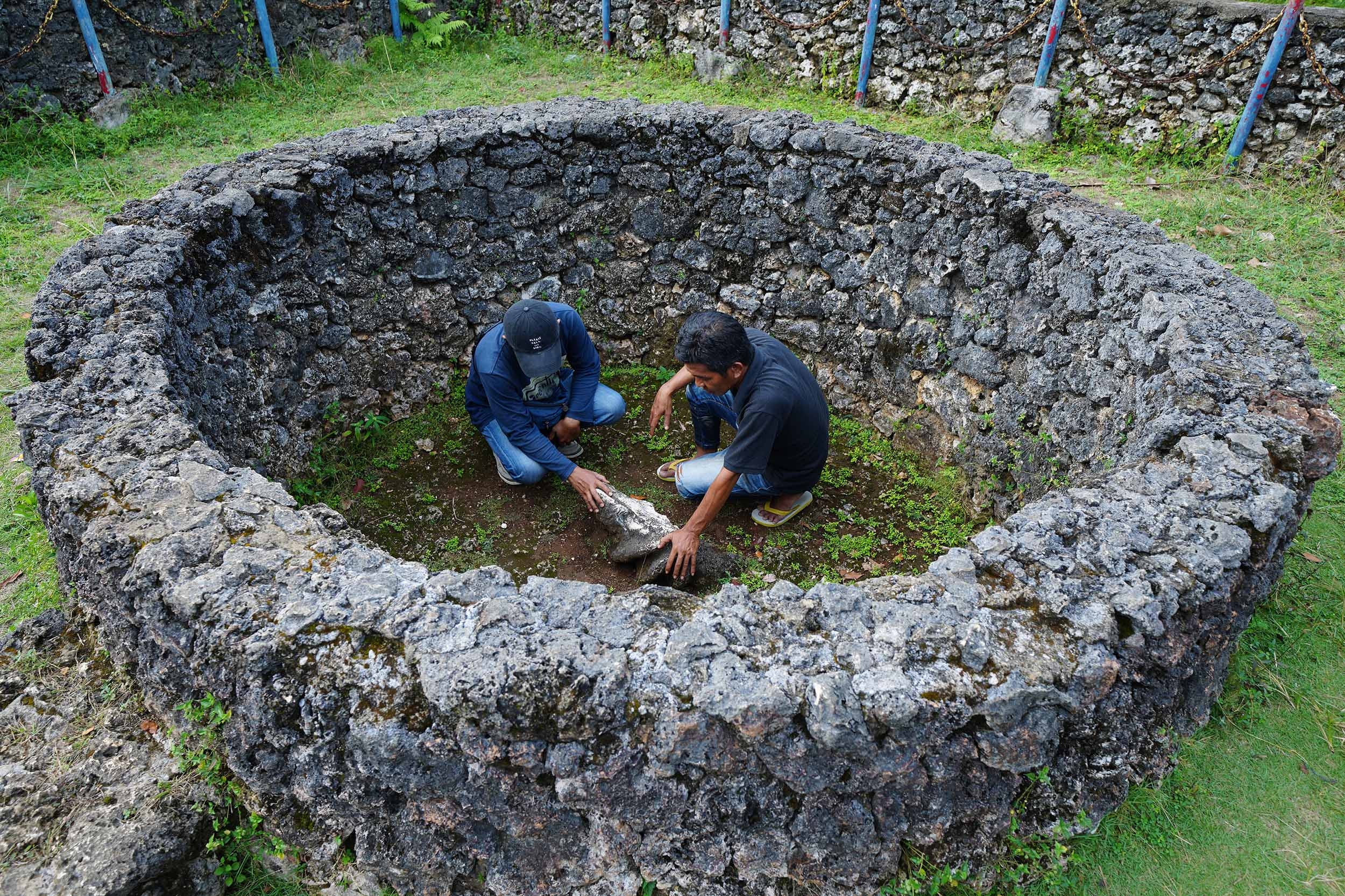 Bagaimana Pembagian Kerja Antara Laki-laki dan Wanita pada Masa Berburu dan Mengumpulkan Makanan?