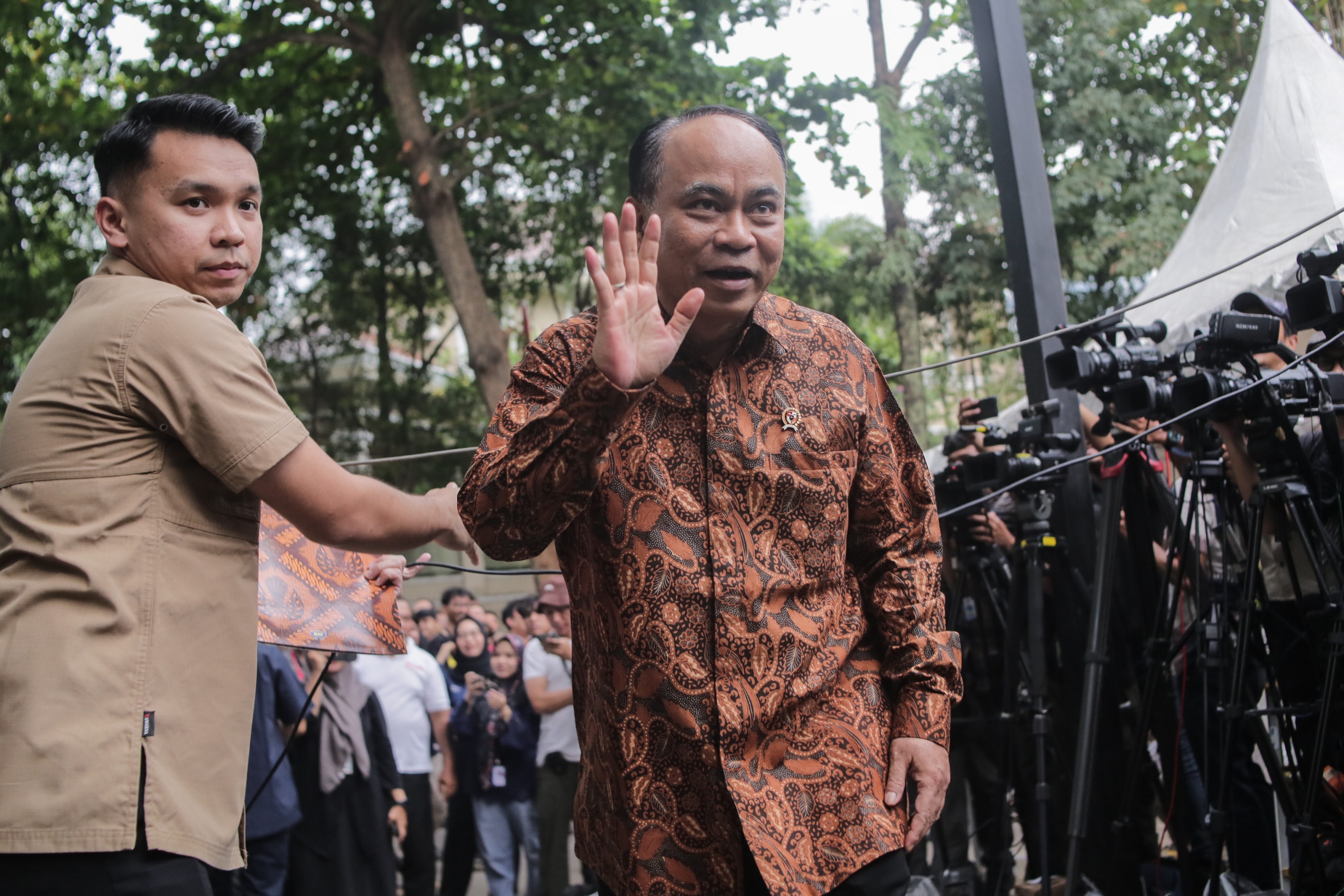 Budi Arie dan Ferry Julianto Siap Pimpin Kementerian Koperasi