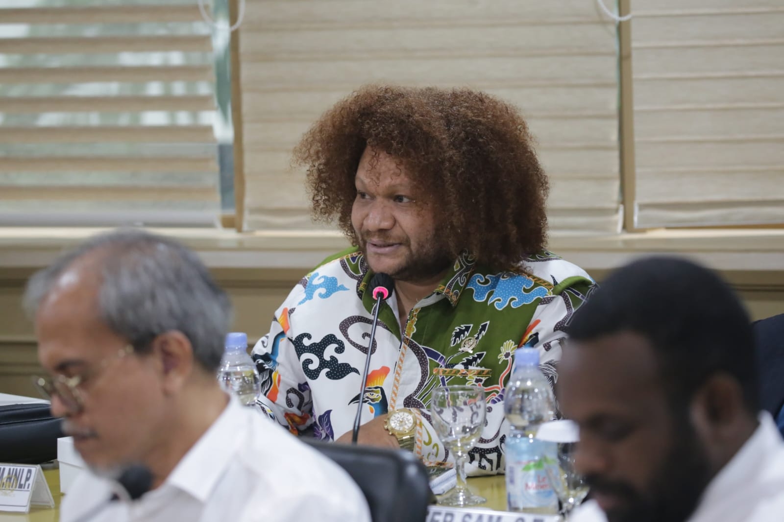 Senator Asal Papua Sebut Kabinet Prabowo Gibran "Gemuk Struktur"