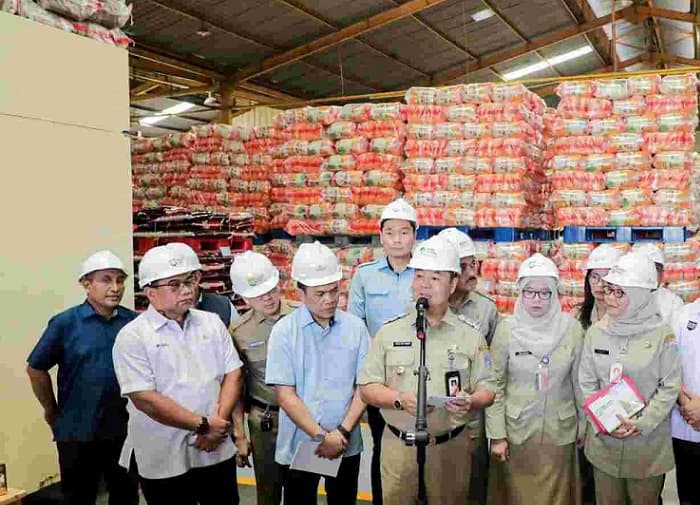 Tinjau Food Station, Pj Gubernur Jakarta Jamin Harga Pangan Stabil Saat Pilkada dan Nataru
