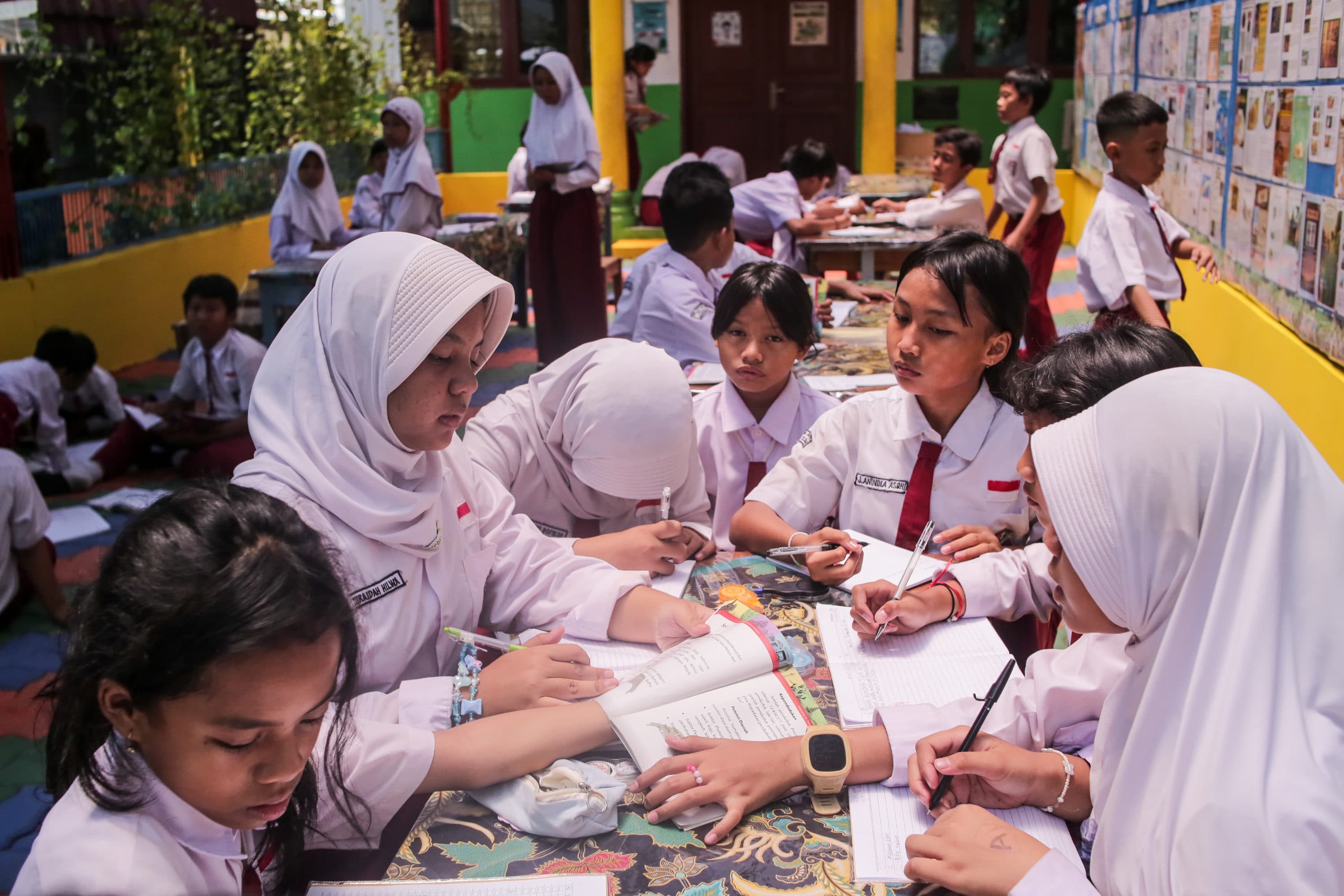 Pemerintah Terapkan SPMB untuk Tahun Ajaran 2025/2026, Sistem Zonasi Diganti Domisili