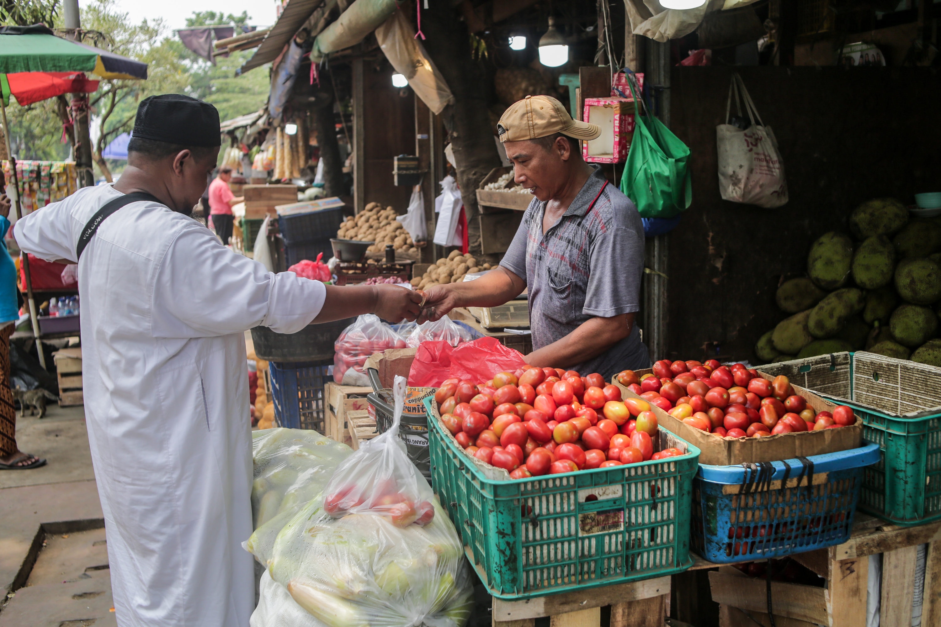 Harga Pangan Hari Ini: Berasdan Bawang Naik, Daging Turun