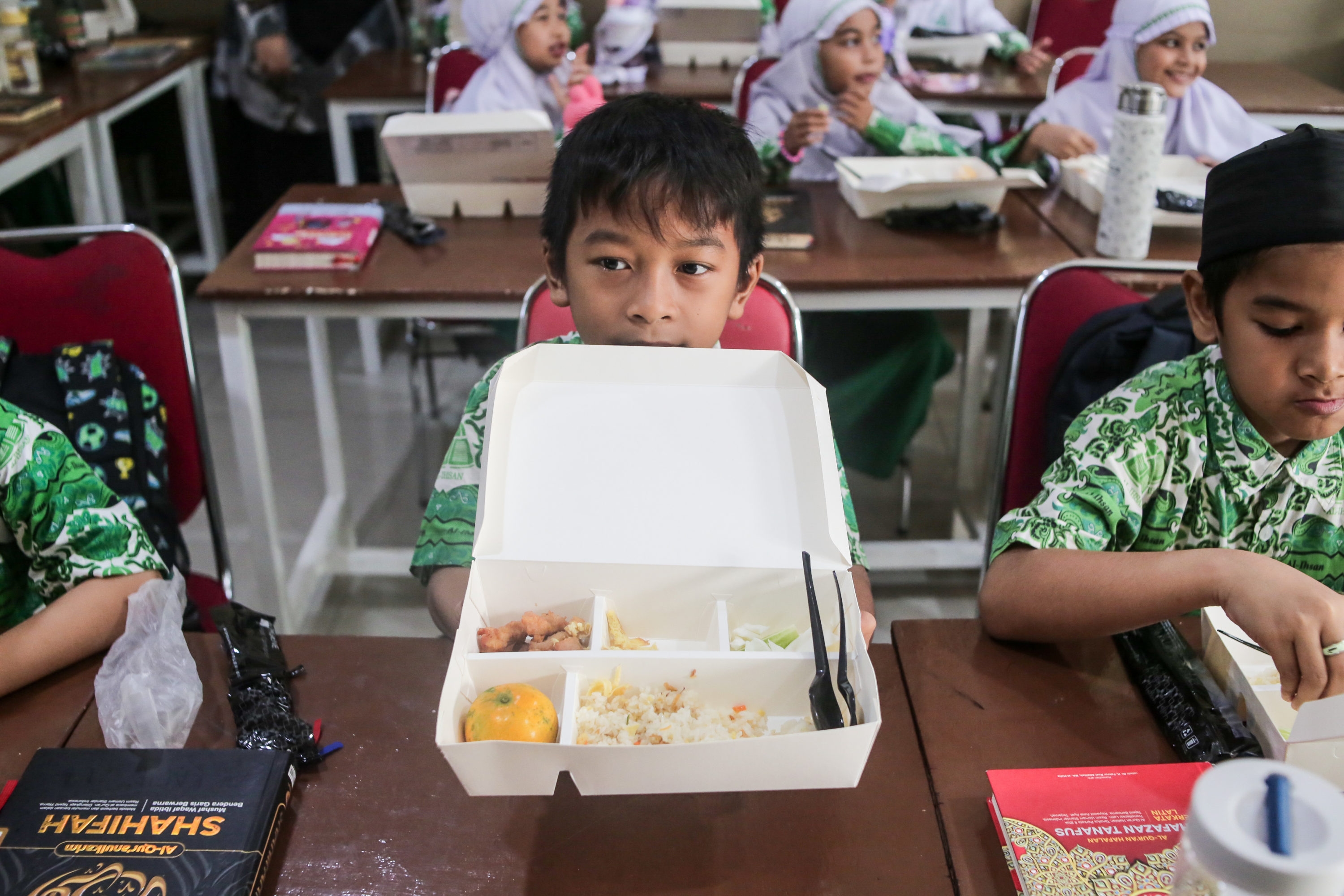 Konsumsi Ayam dan Telur Kalah Jauh dari Malaysia, Bagaimana Masa Depan Indonesia Emas 2045?