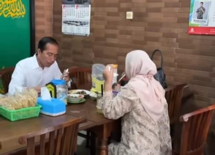 Jokowi Makan Sate di Sukoharjo Tanpa Pengawalan Ketat, Ini Anjuran Bersikap Sederhana dan Tawadhu dalam Islam
