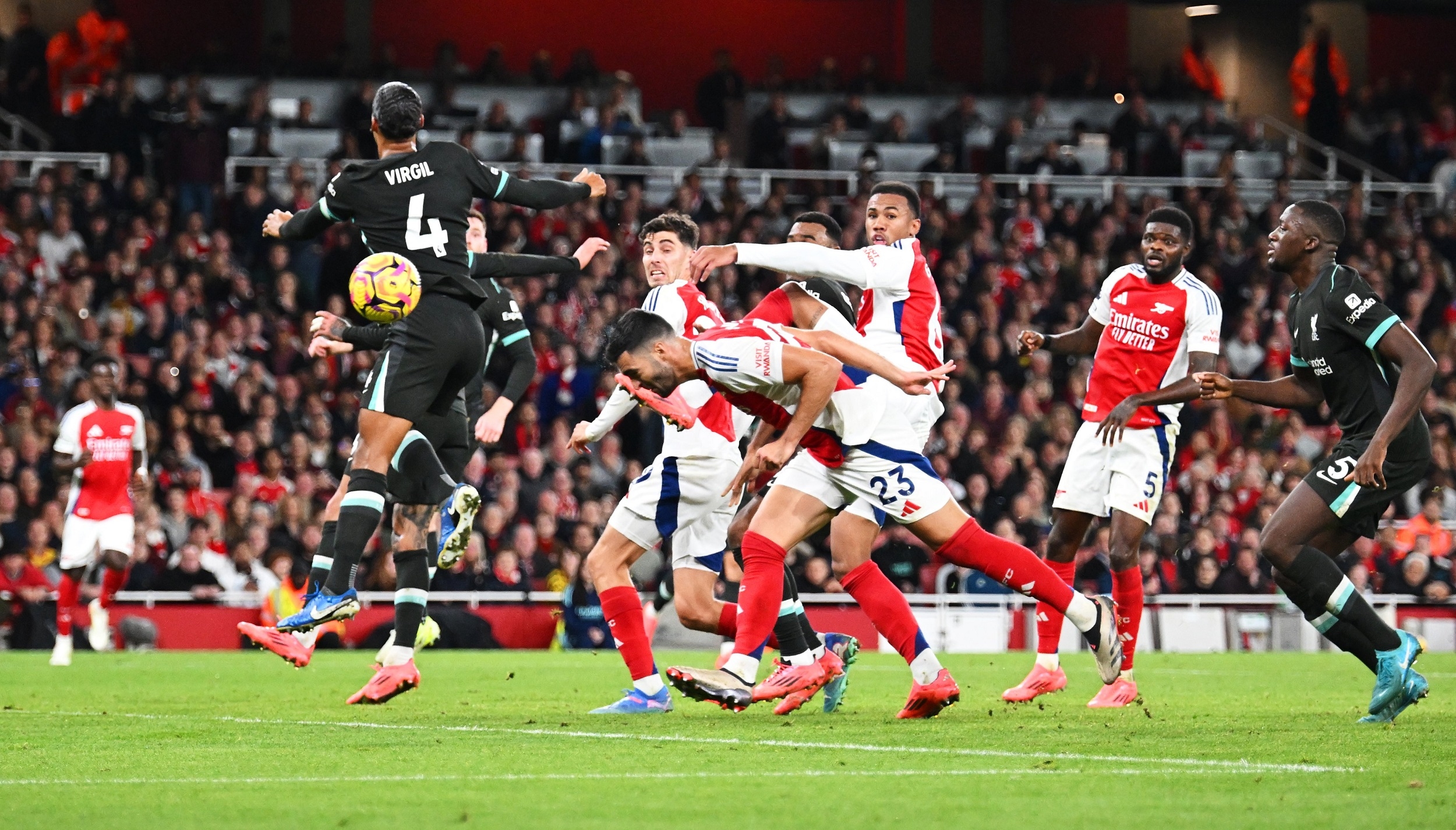 Klasemen Liga Inggris: Arsenal-Liverpool Imbang, Man City Kembali ke Puncak