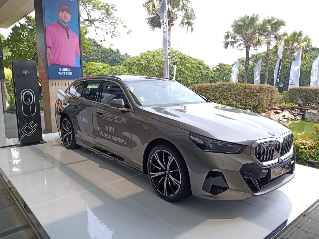 Kembali Dukung BNI Indonesian Masters 2024, BMW Astra Serahkan 15 Unit BMW sebagai Official Cars
