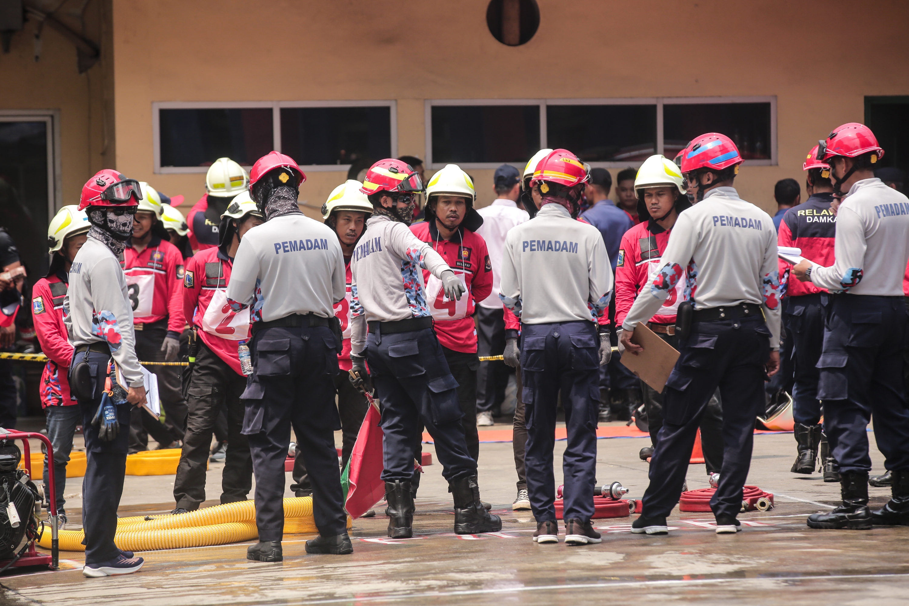 Salah Satu Persyaratan Setiap Bangunan Umum Termasuk Apartemen yang Diwajibkan Menerapkan MPK dalam Kepmeneg PU No. 11/KPTS/2000 Adalah ...
