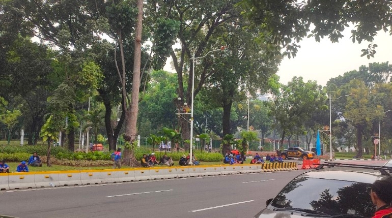 Demo Buruh Tuntut Pencabutan UU Cipta Kerja di MK, Polisi Berlakukan Rekayasa Lalu Lintas