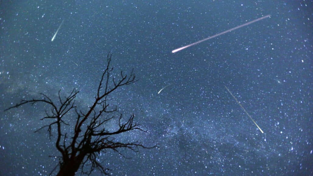Mengenal Fenomena Hujan Meteor Taurid yang Dapat Dilihat Pada November 2025, Begini Penyebab dan Proses Terjadinya