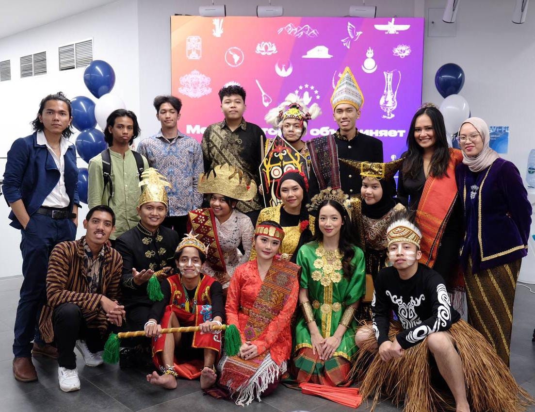 Pelajar Indonesia Tampilkan Tarian Tradisional di Unity Festival Rusia