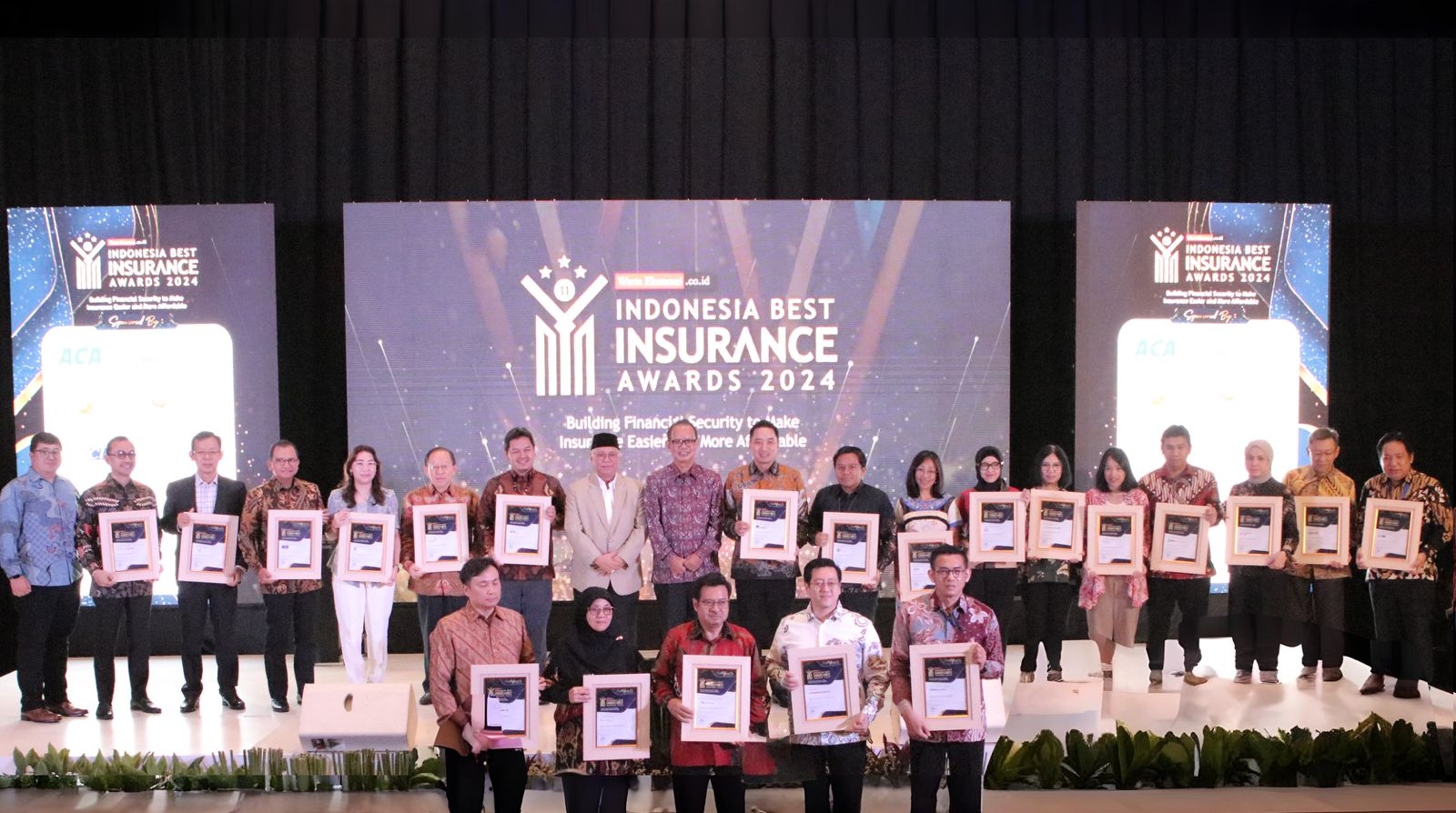 Apresiasi Kinerja Perusahaan Asuransi, Warta Ekonomi Anugerahkan Indonesia Best Insurance Award 2024