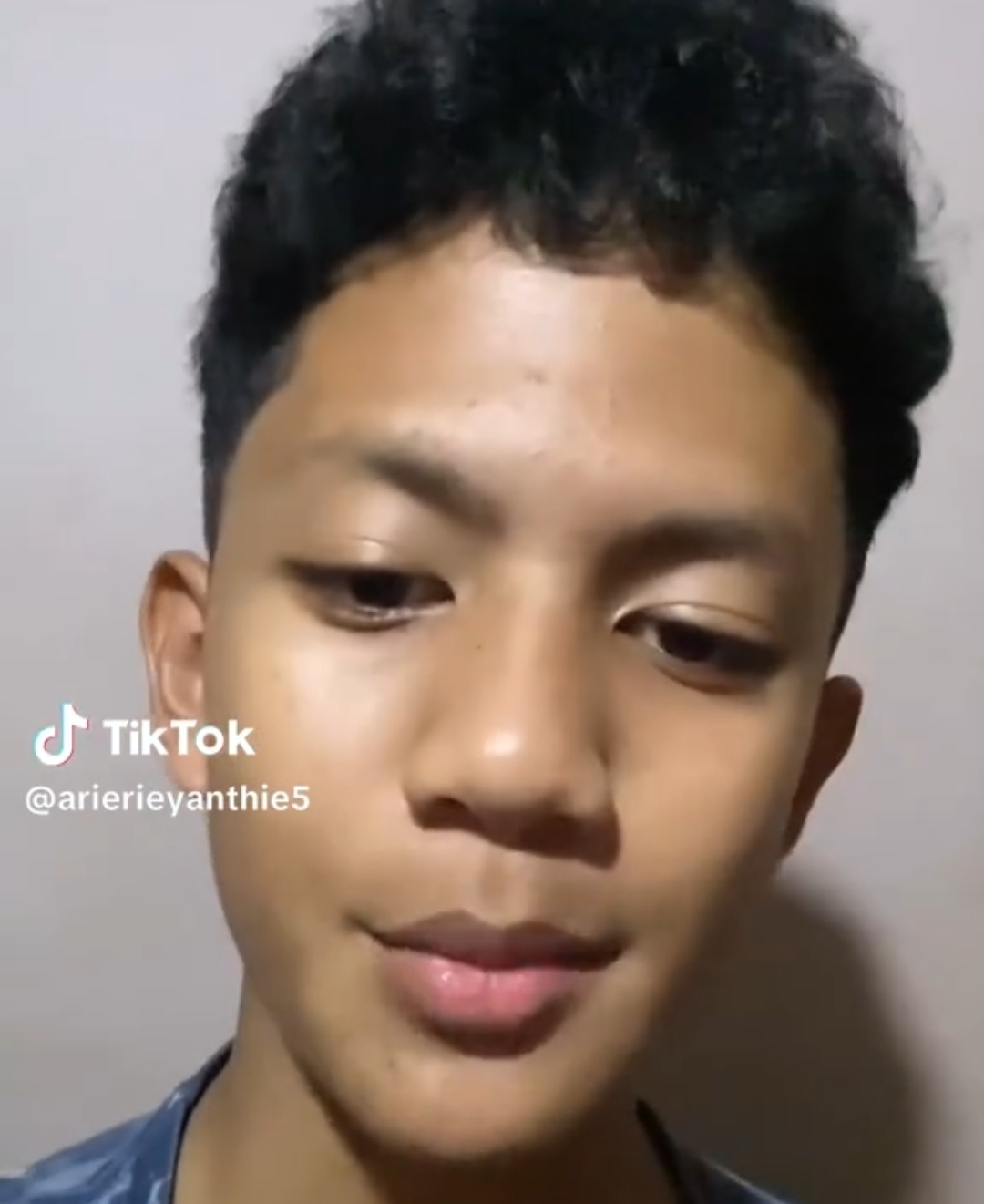 Anak Selebgram Septi Ariyanti Pergoki Ayahnya Selingkuh