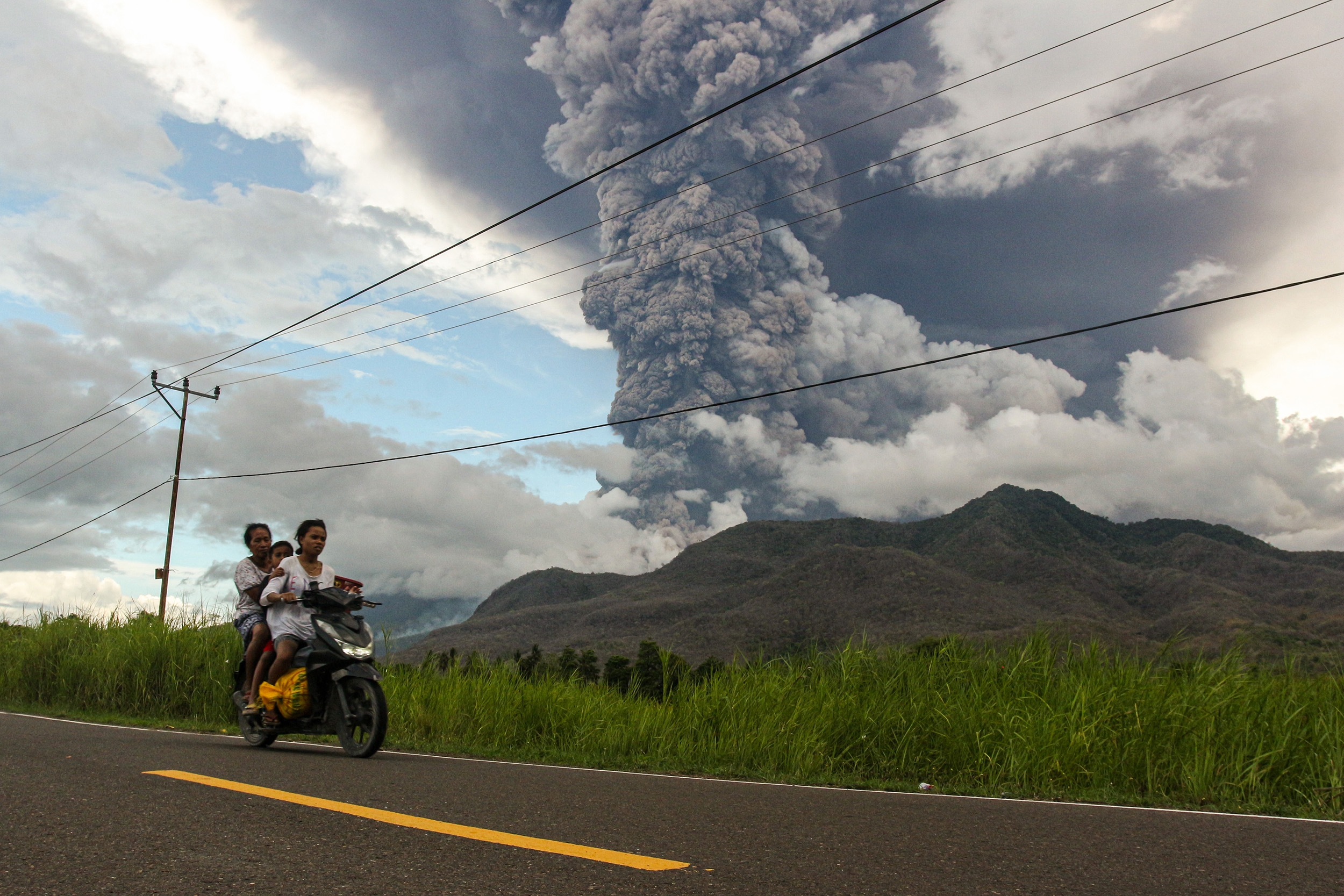 Enam Gunung Berapi di Indonesia Berstatus Siaga dan Awas, dalam Pengawasan Penuh Pemerintah