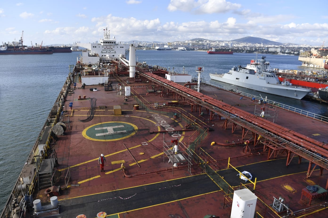 Kapal Gamsunoro Siap Menuju Terusan Panama