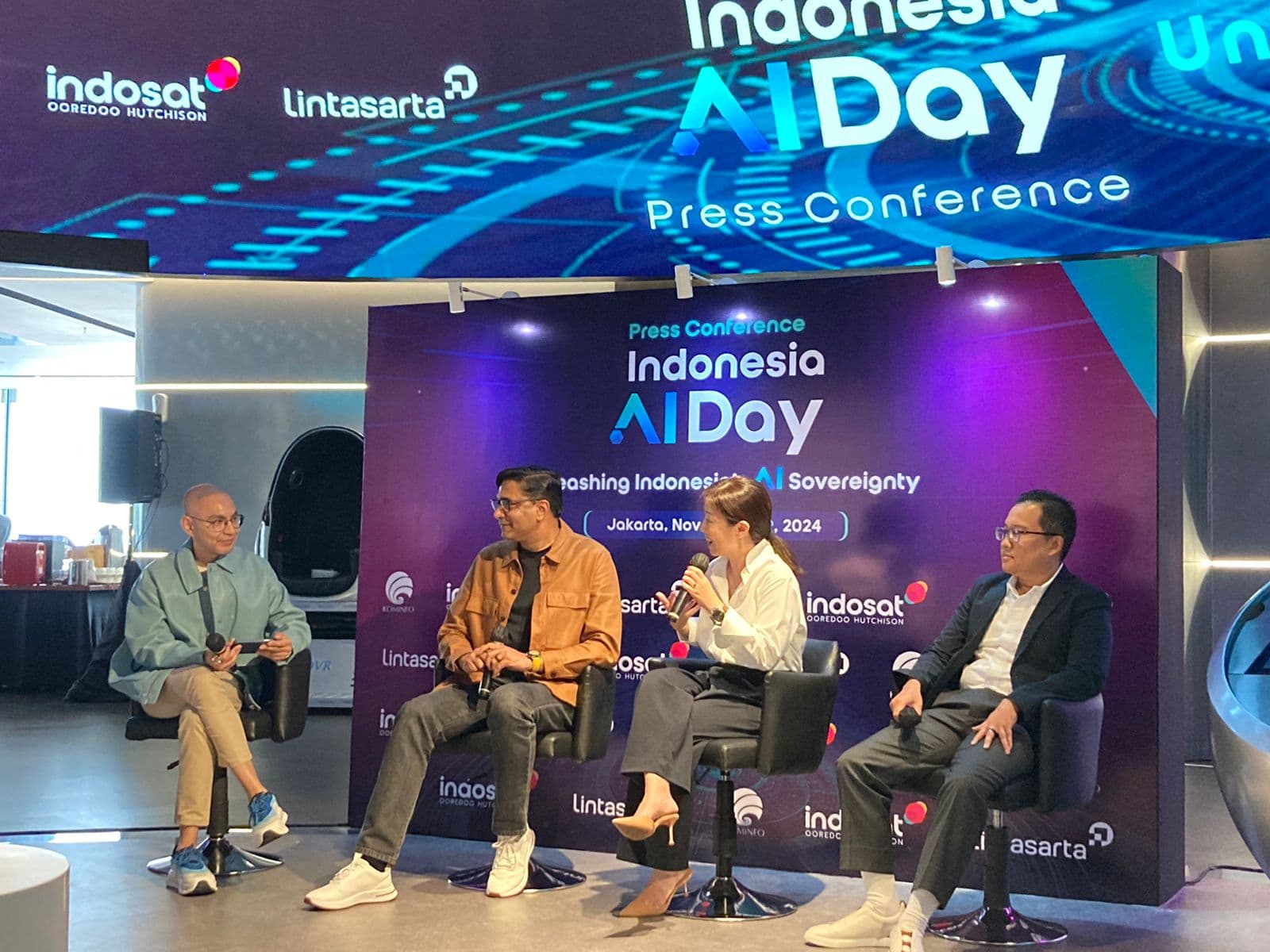Indosat Ooredoo Hutchison Dorong Kedaulatan AI melalui Indonesia AI Day 2024