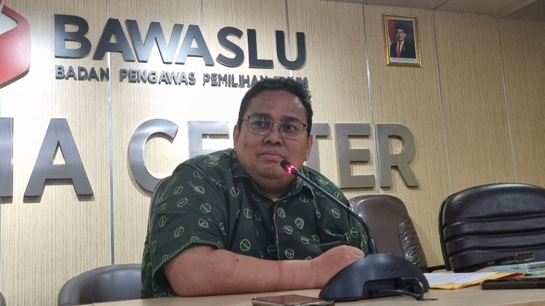 Ganti Pejabat ASN Jelang Pencalonan, PDIE Laporkan Johannes Rettob ke Bawaslu