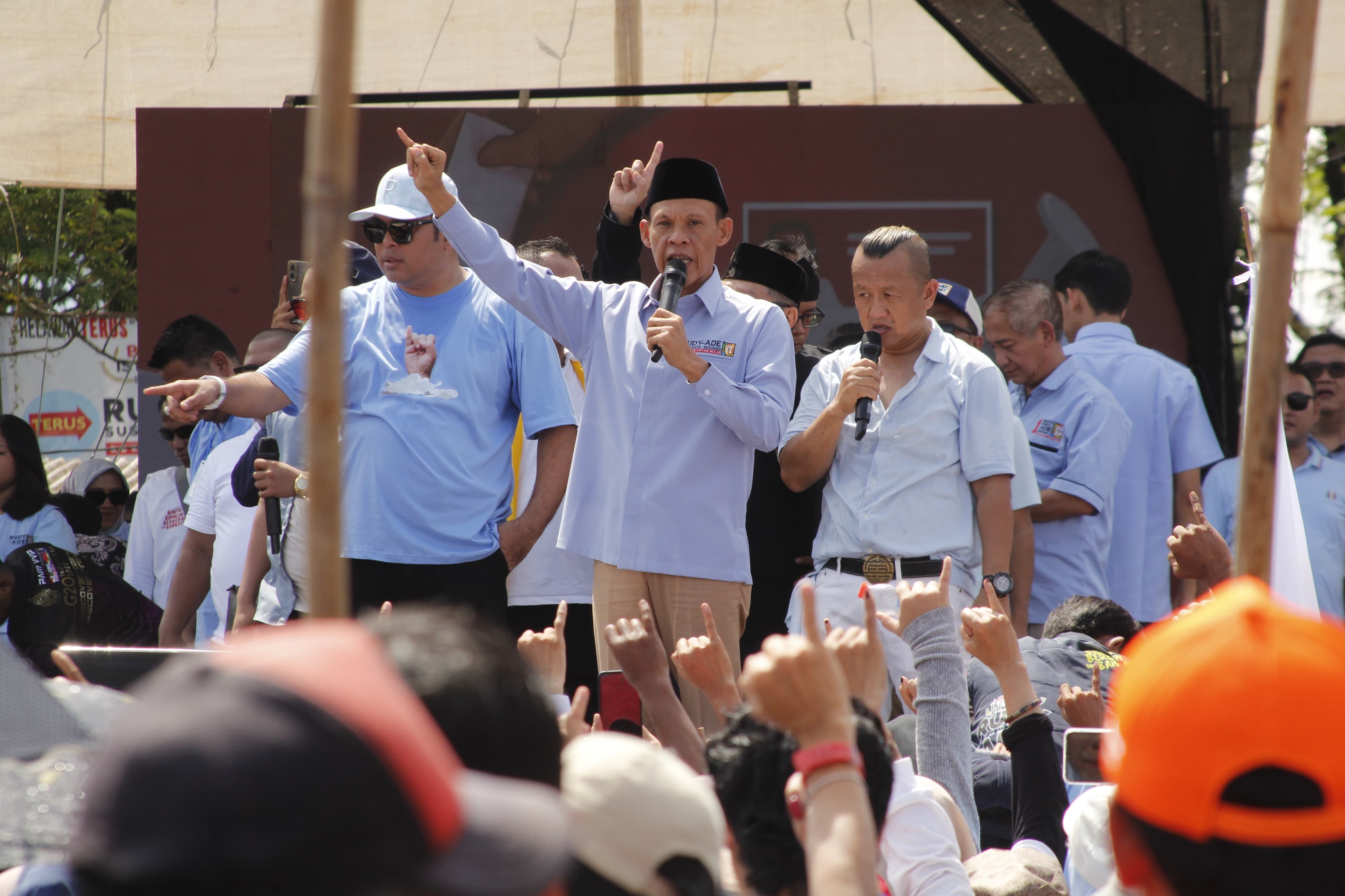 Rudy Susmanto-Jaro Ade Akhiri Kampanye dengan Gebyar Akbar dan Bazar Sembako Murah di Bogor