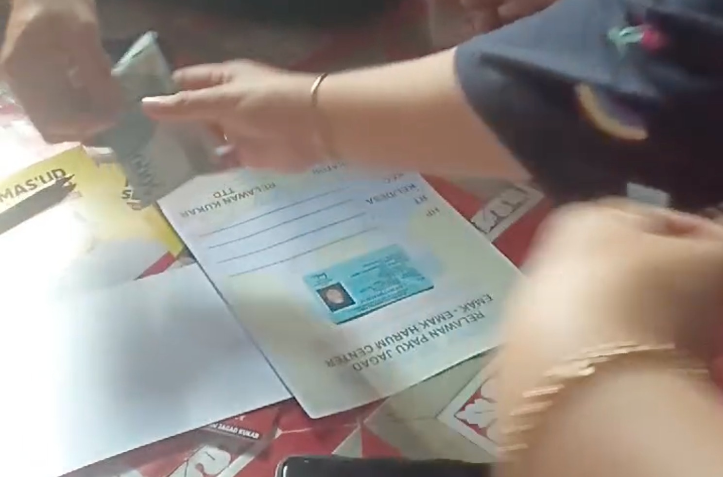 Video Dugaan Politik Uang Paslon di Kaltim Viral, Tagar 'Lawan Politik Uang' Trending di Medsos