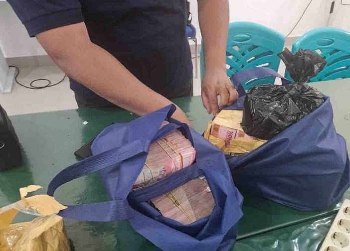 Sentra Gakkumdu Mimika Lakukan OTT Timses, Temukan Barang Bukti Uang Tunai