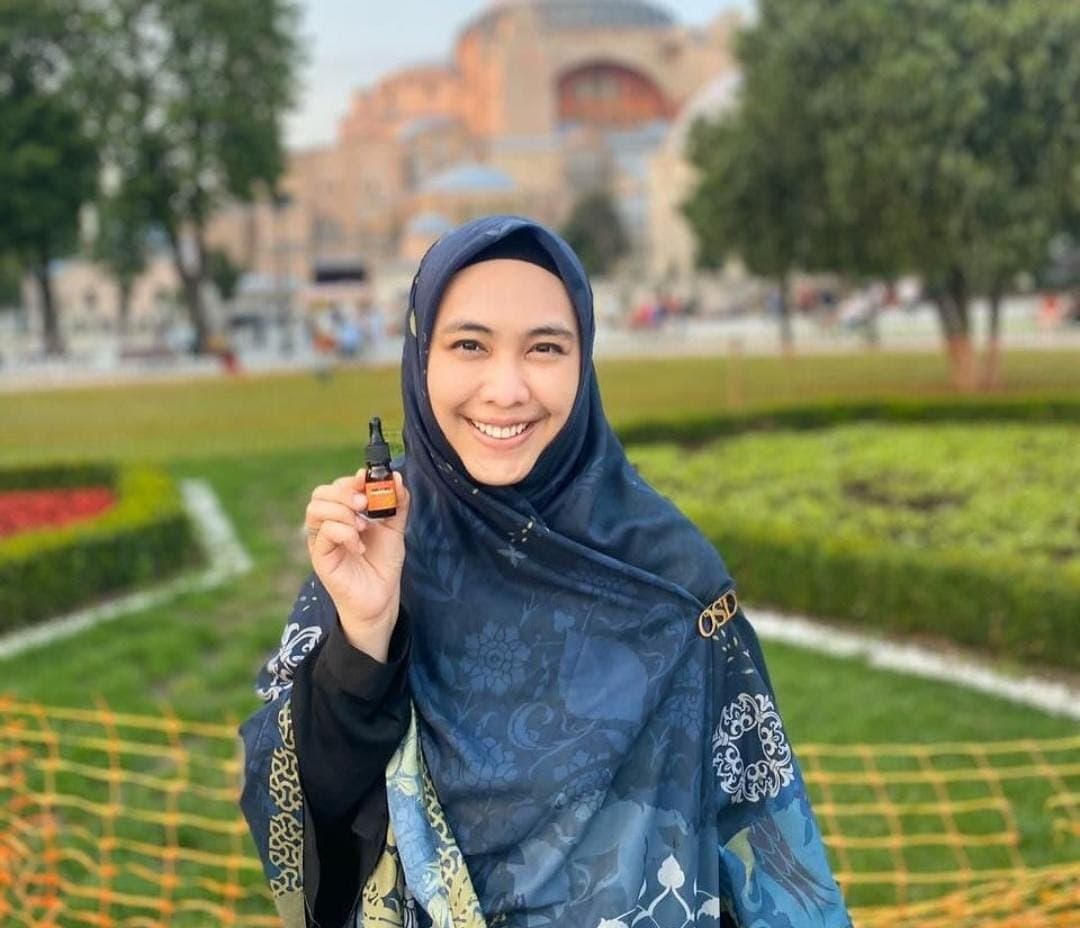 Sehat Saat Dakwah Keliling Dunia, Oki Setiana Dewi Konsumsi Propolis Tunjang Kesehatan