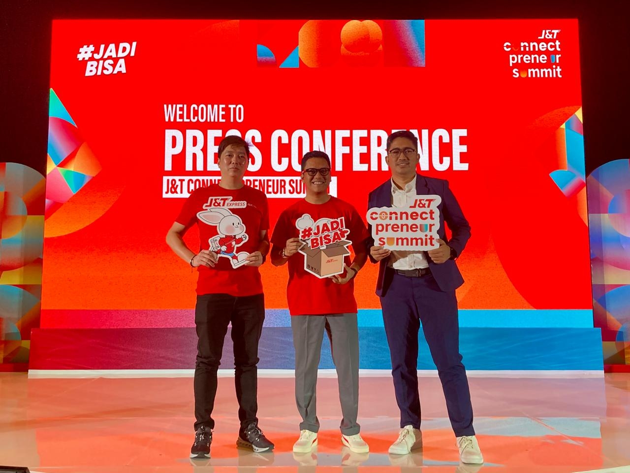 Arief Muhammad Bagikan Strategi UMKM Naik Kelas di J&T Connect Preneur Summit