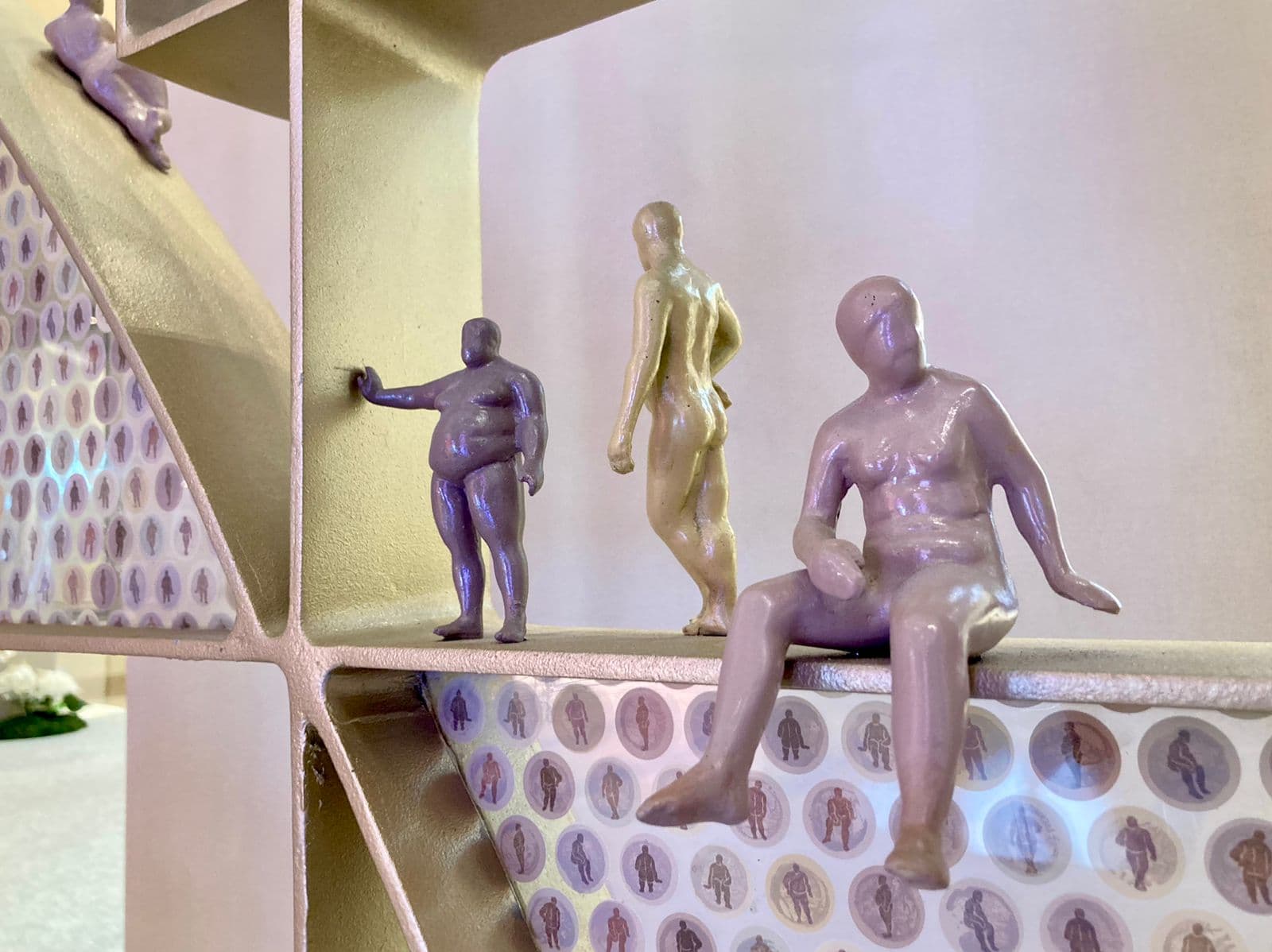 Gandeng Seniman, LIGHT Group Expo Pamerkan 100 Patung Miniatur Tubuh Manusia