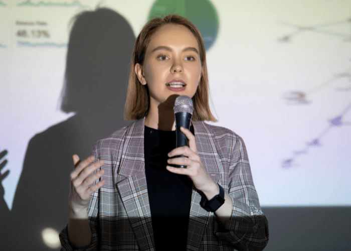 Kata Psikologi: Singkirkan 9 Kata Ini dari Kosakata Agar Terdengar Lebih Pintar