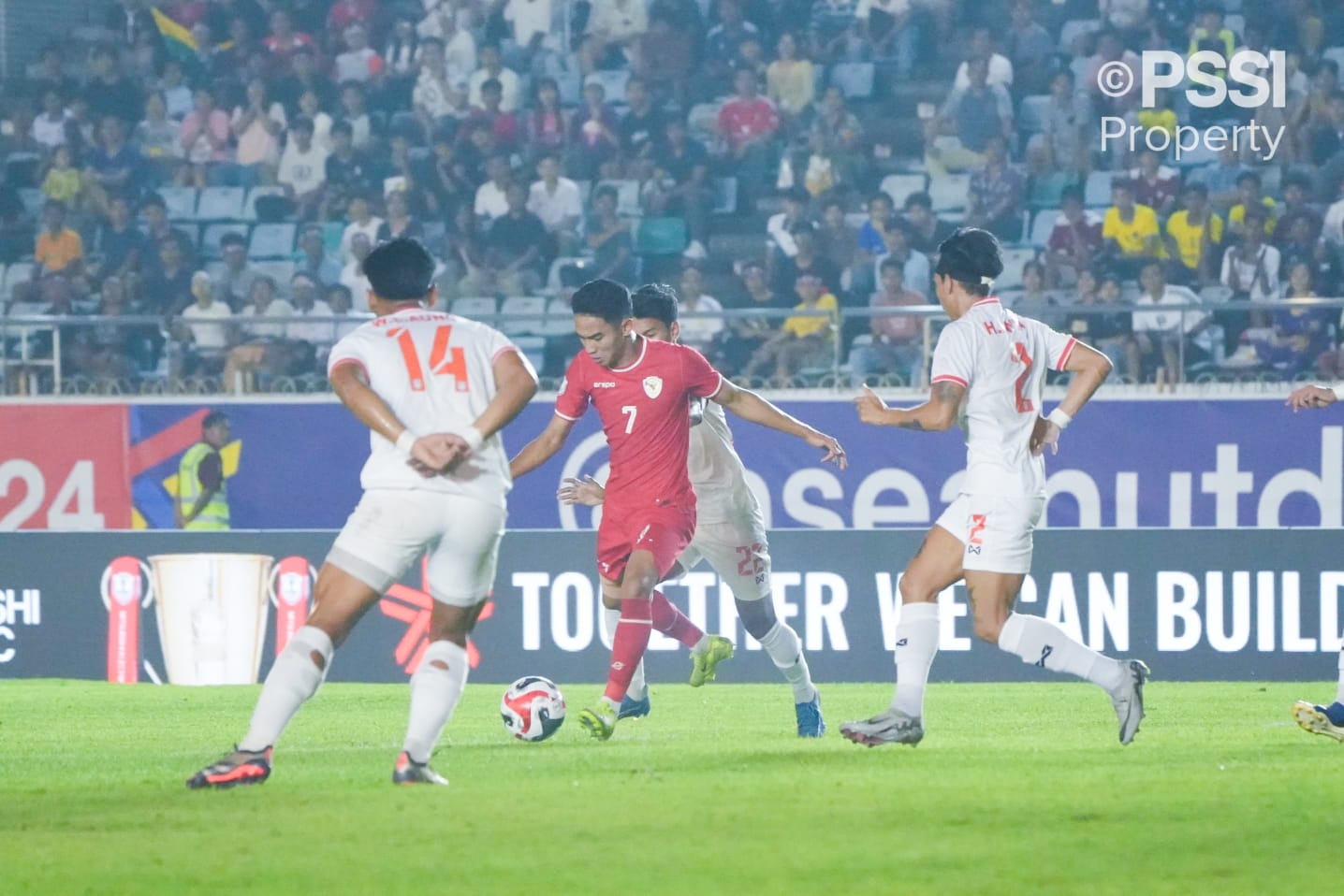 Indonesia vs Laos: Marselino Ferdinan Kartu Merah, Garuda Imbang 3-3 di Manahan