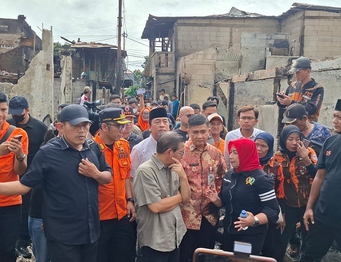 Kunjungi Korban Kebakaran Kebon Kosong, Pramono Anung: Penanganan Sudah Cukup Baik