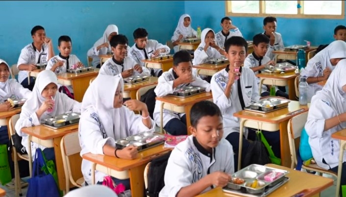 Kisah Program MBG, Siswa yang Tadinya Tak Punya Uang Jajan Kini Bisa Makan Gratis
