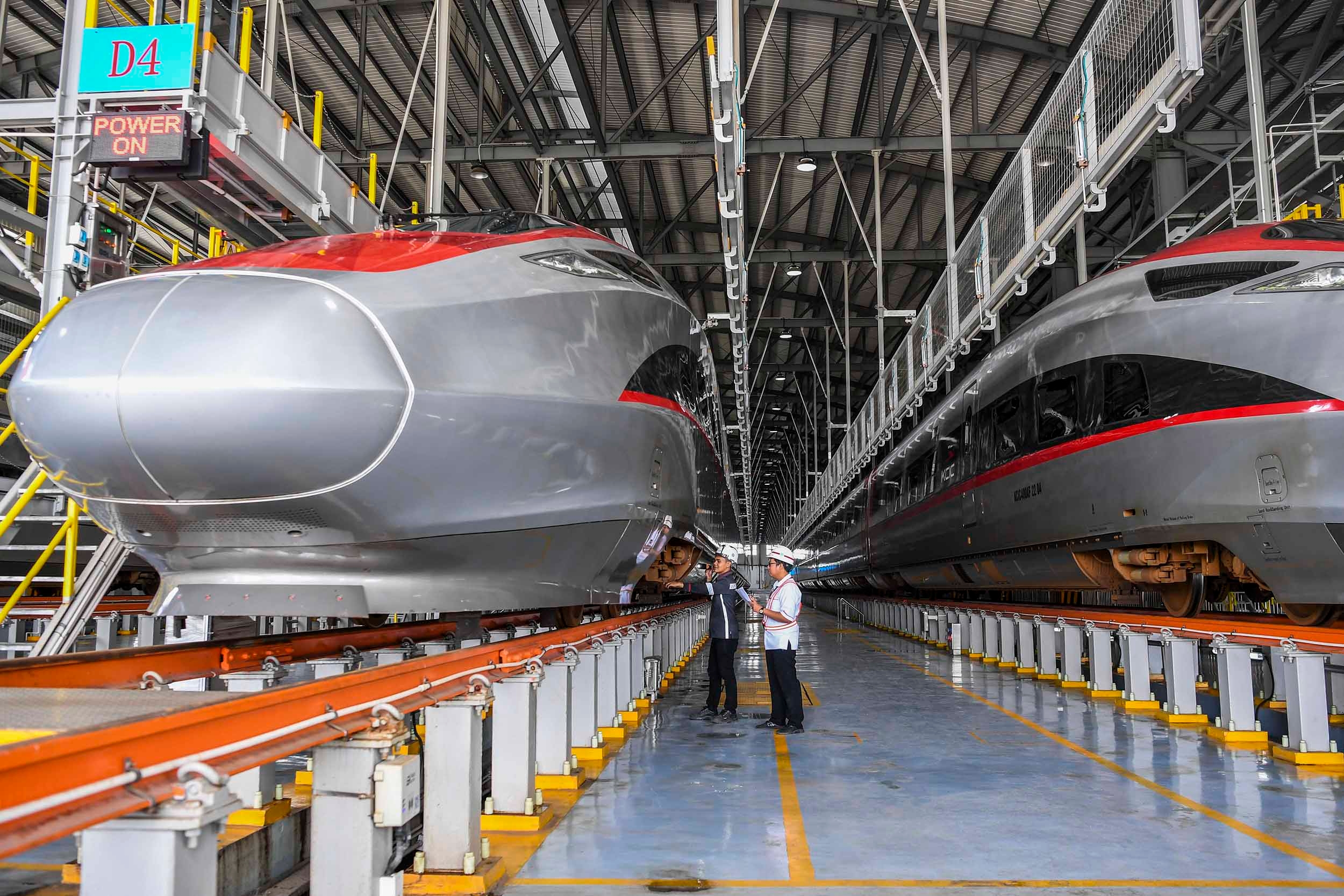 Proyek Kereta Cepat Whoosh Jadi Bola Panas Politik Nasional, Mengapa?