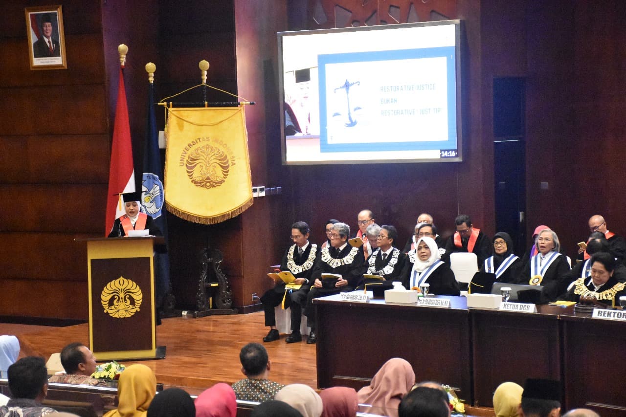 Dikukuhkan Jadi Guru Besar, Eva Achjani Dorong Pengembangan Restorative Justice