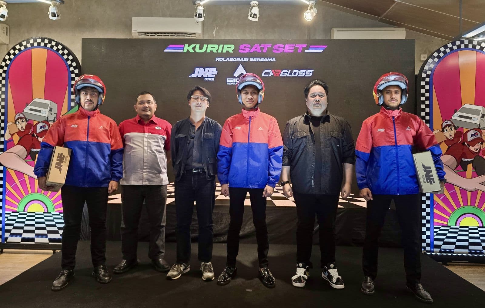 JNE Luncurkan Jaket Kolaborasi bersama EIGER Tropical Adventure dan Helm Cargloss Helmets