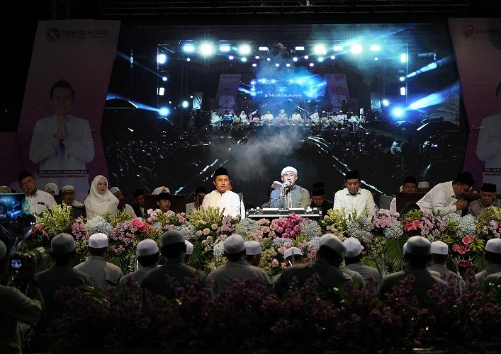 DRW Bersholawat Sukses Hadirkan 20 Ribu Jemaah yang Memadati Alun-alun Purworejo