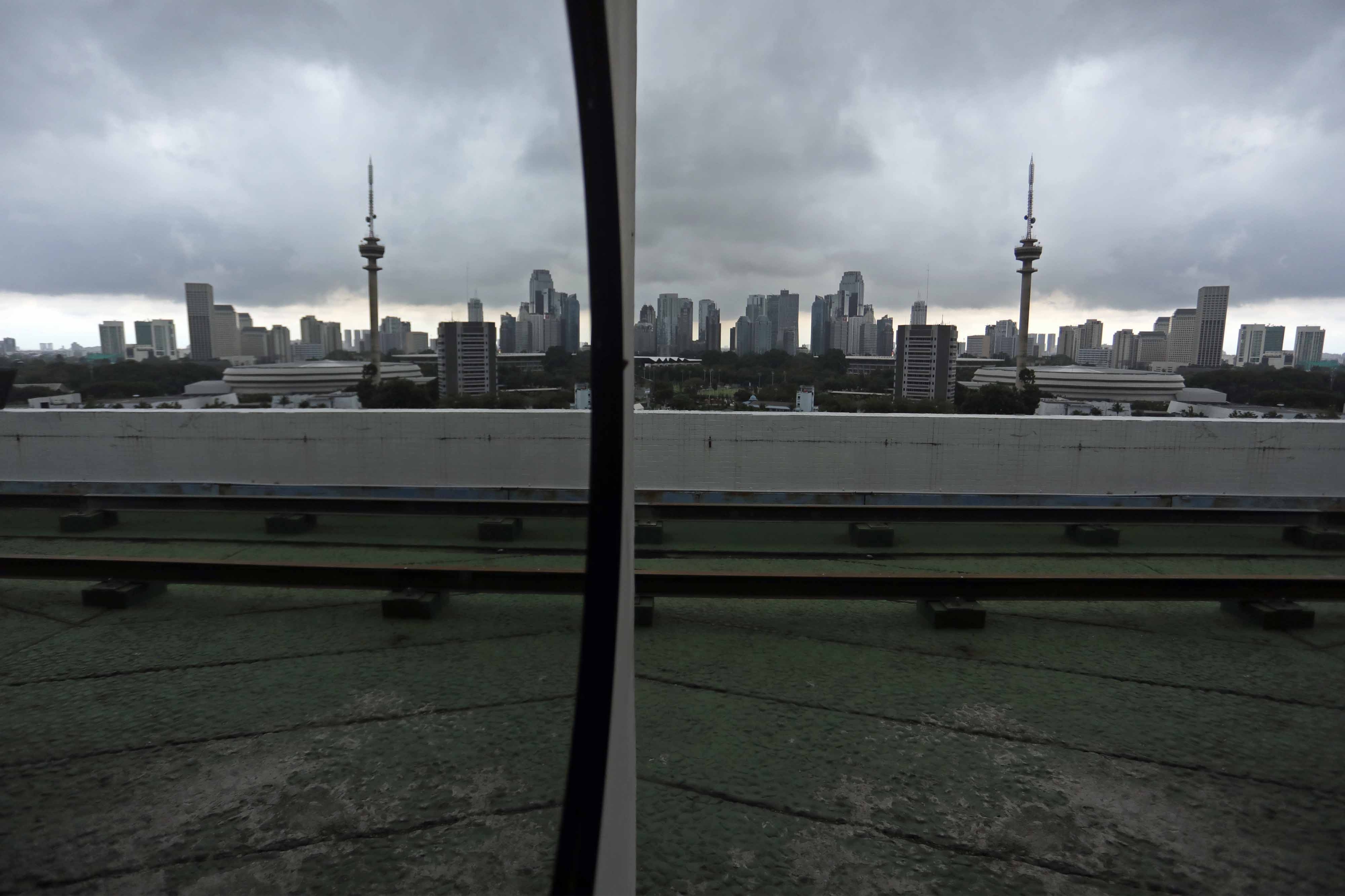 Waspada Hujan Lebat Disertai Petir dan Angin Kencang di Jabodetabek 1 Juli 2025