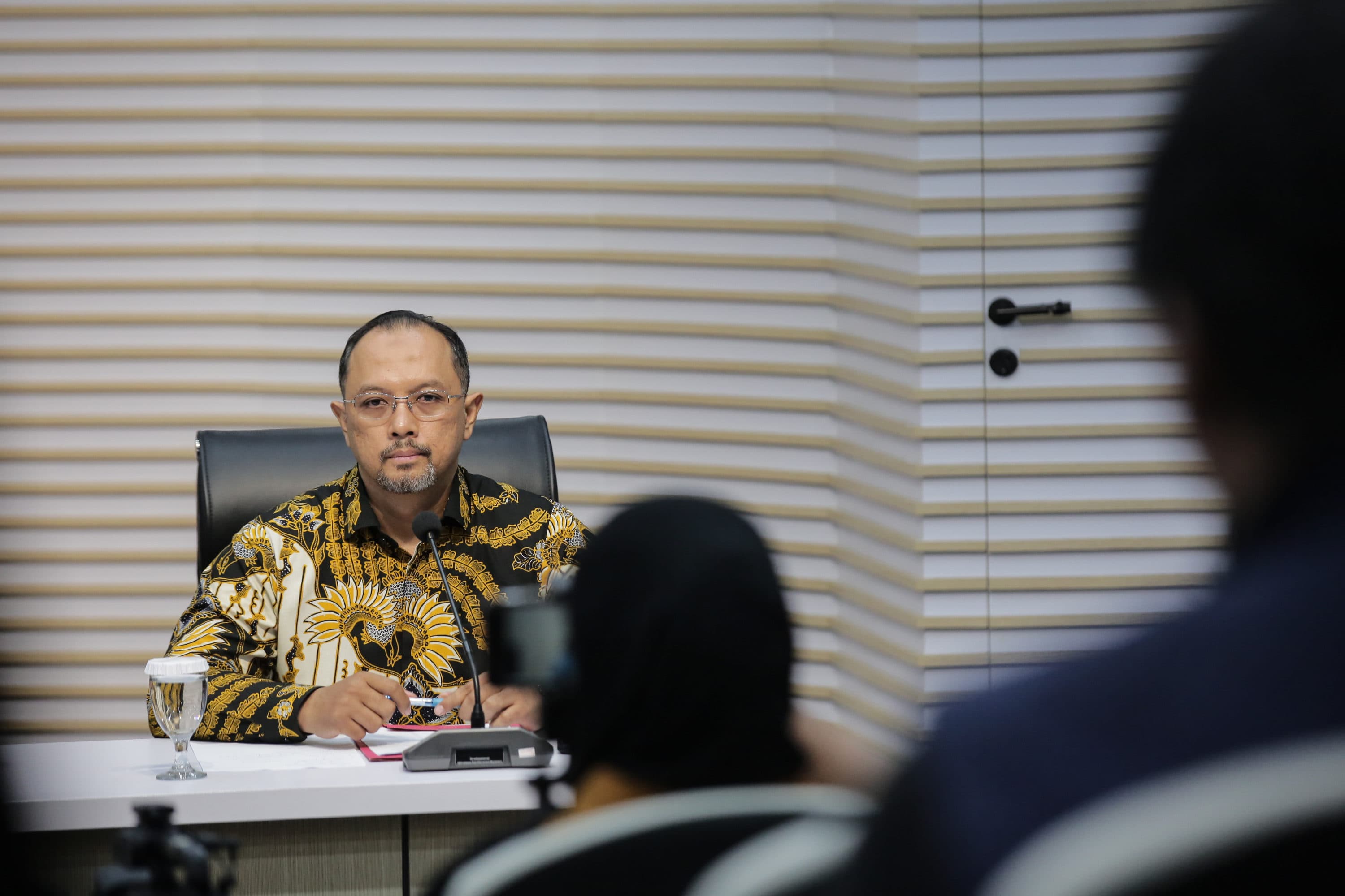 Setelah Rumah La Nyalla, Tim KPK Geledah Kantor KONI Jatim