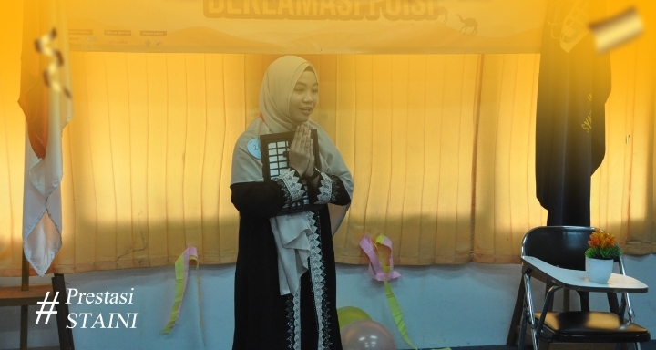 Mahasiswi STAINI Parung Bogor Raih Juara 1 Lomba Deklamasi Puisi Bahasa Arab, Bersaing dengan Peserta Kampus Ternama
