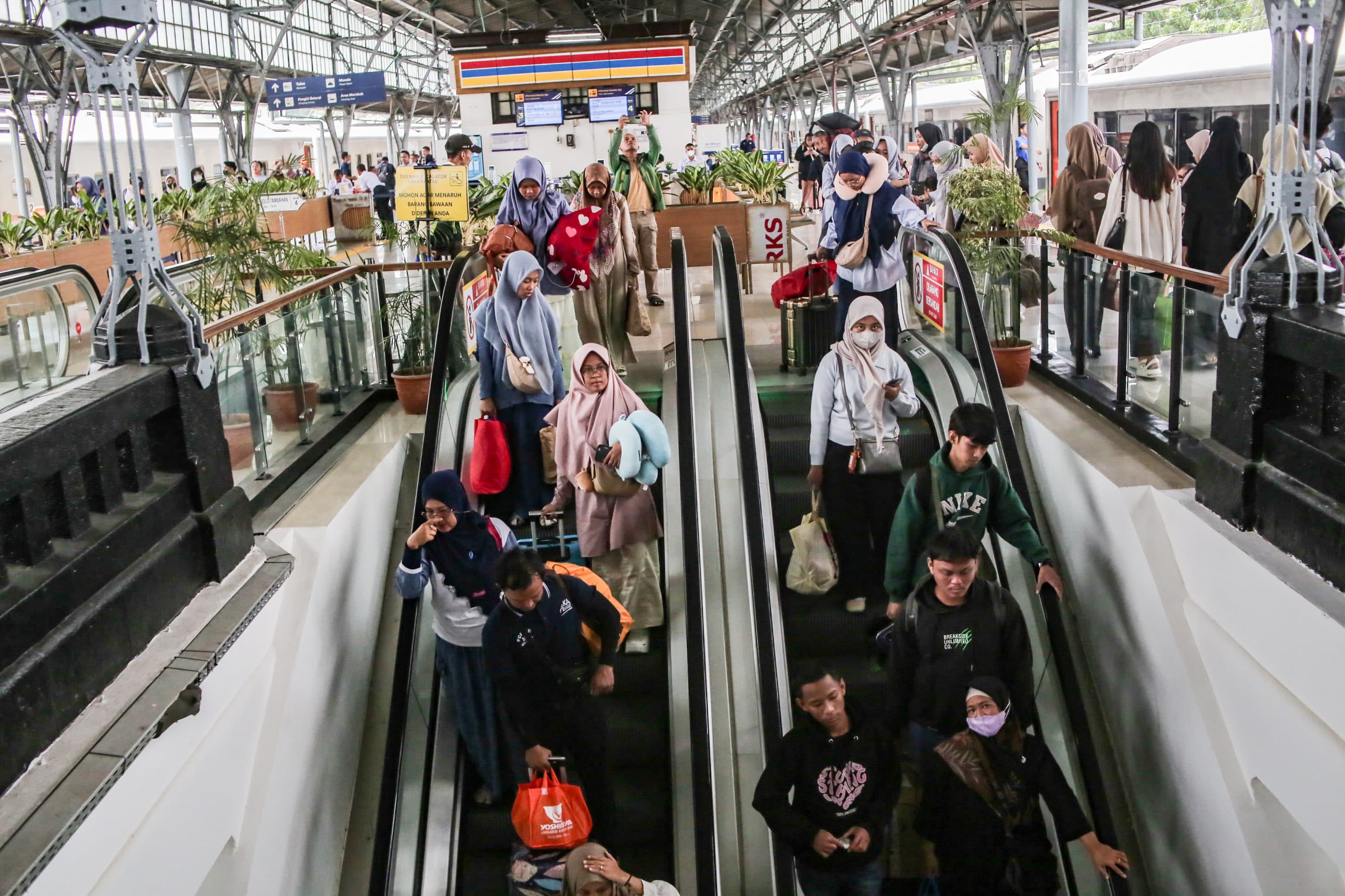 KAI Benahi Fasilitas di Stasiun Pasar Senen Jelang Momen Nataru 2025 Yang Lalu