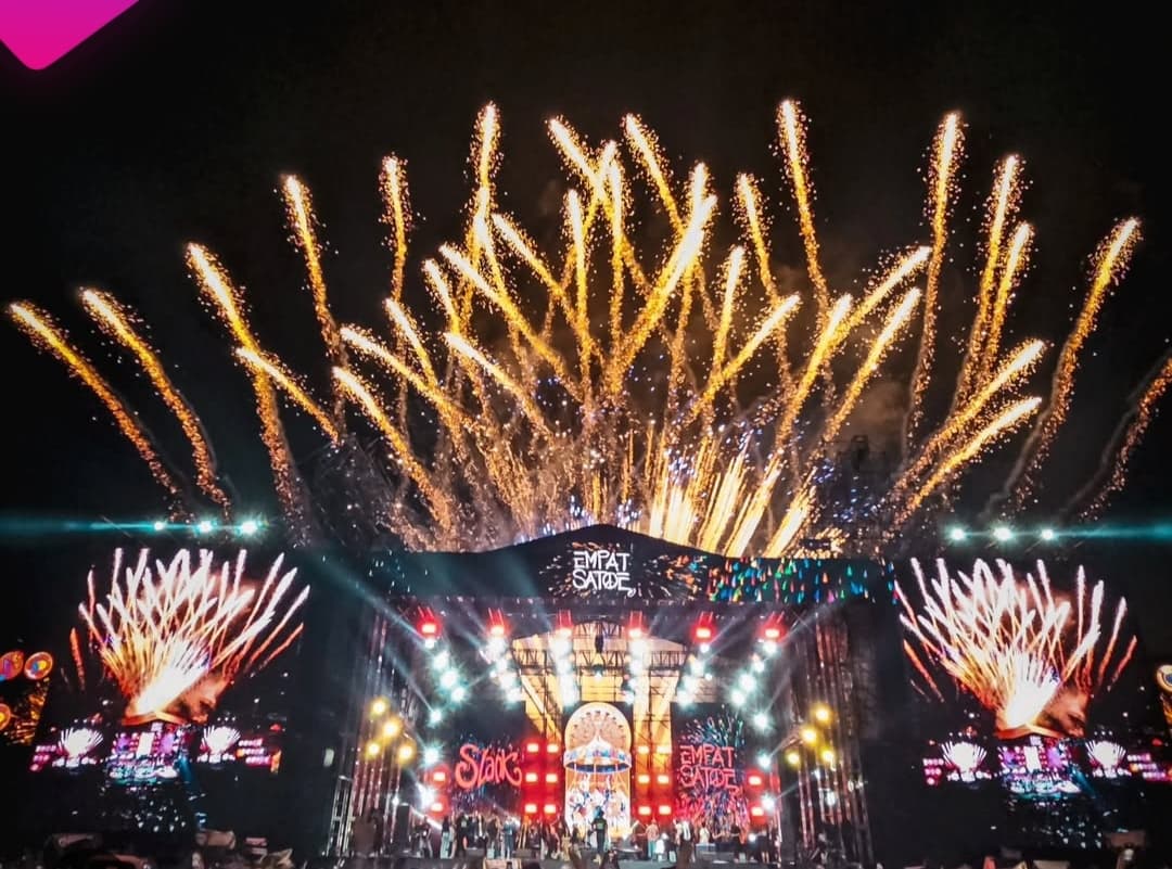 I Miss You But I Hate You Sukses Bikin Jingkrak Para Slankers di Konser 41 Tahun Slank