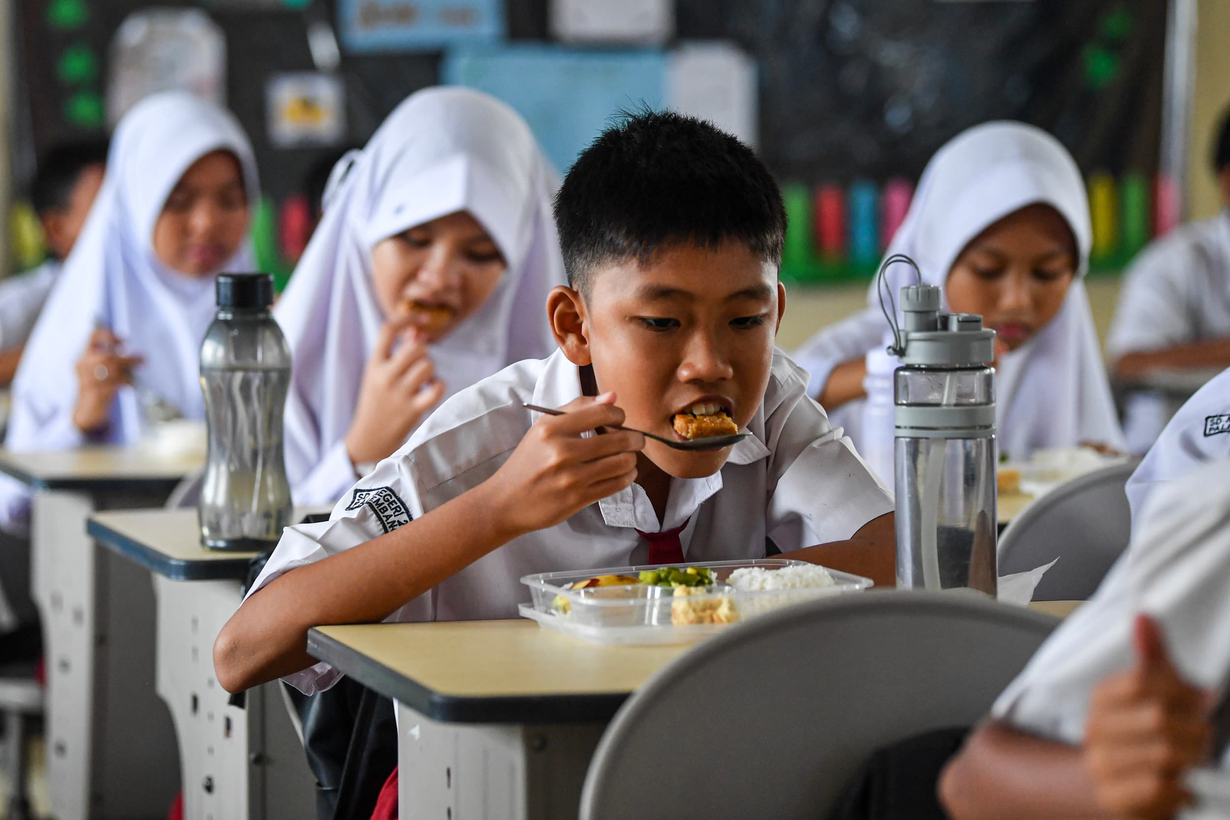 DPR Yakin Program Makan Bergizi Gratis Bisa Turunkan Angka Stunting di Indonesia