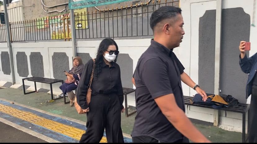 Ditemani David Bayu, Audrey Davis Hadir Jadi Saksi Korban Dugaan Video Syur