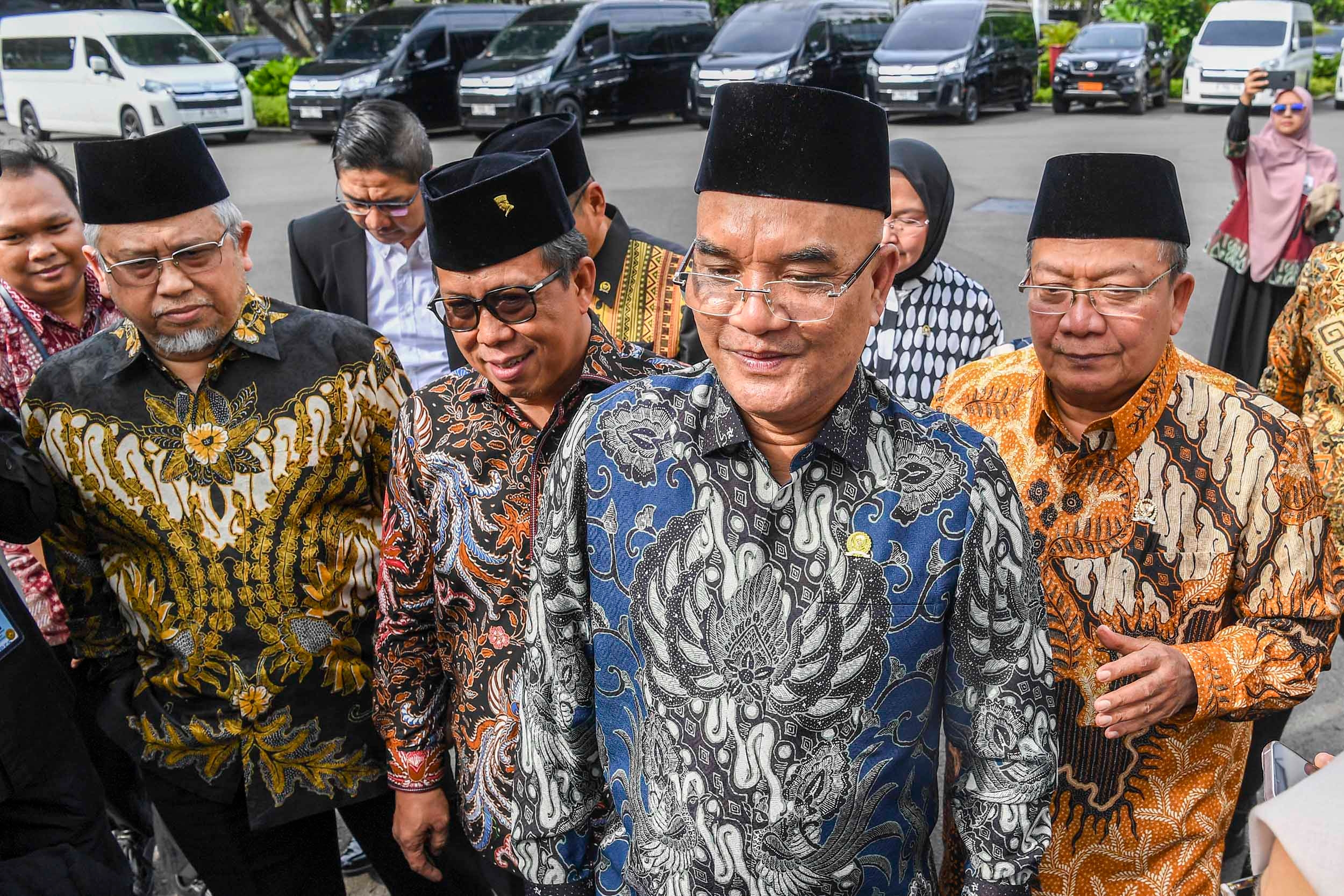 Masa Tunggu Haji Masih Lama, DPR Usul Jemaah Bisa Berangkat Pakai Kuota Negara Lain