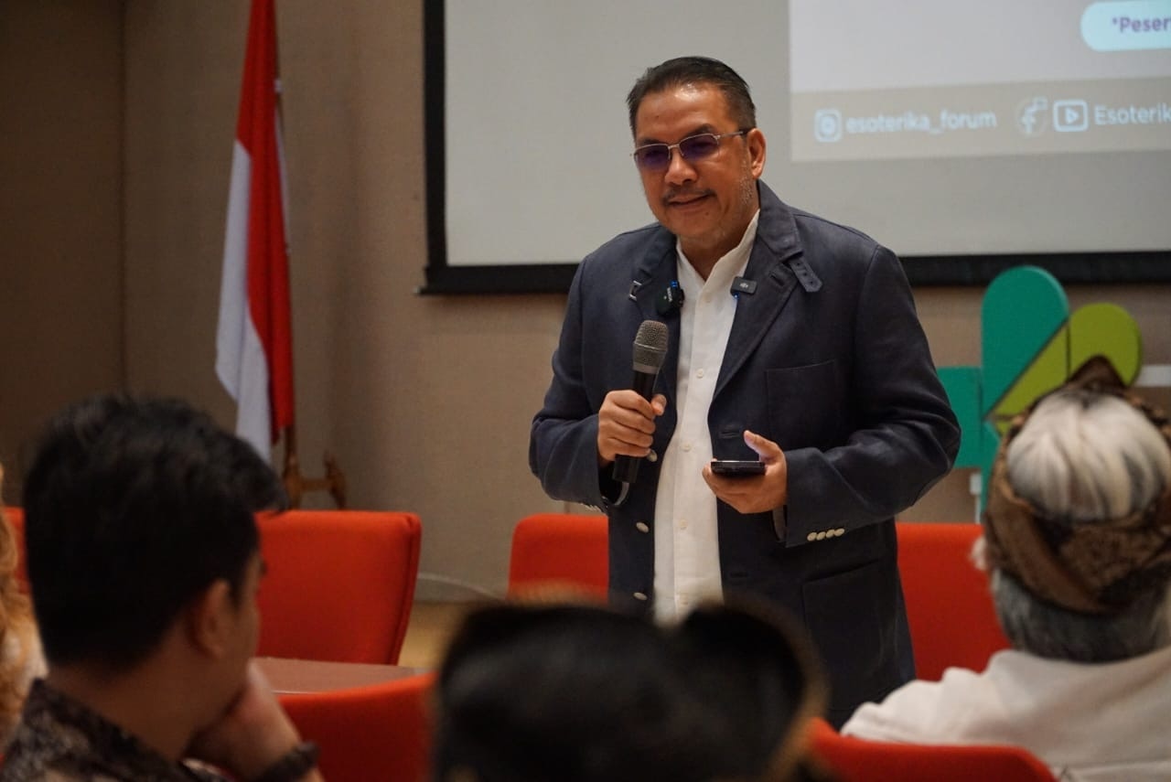 Denny JA dan Wawasan Baru tentang Agama: Warisan Kultural untuk Dunia yang Lebih Inklusif