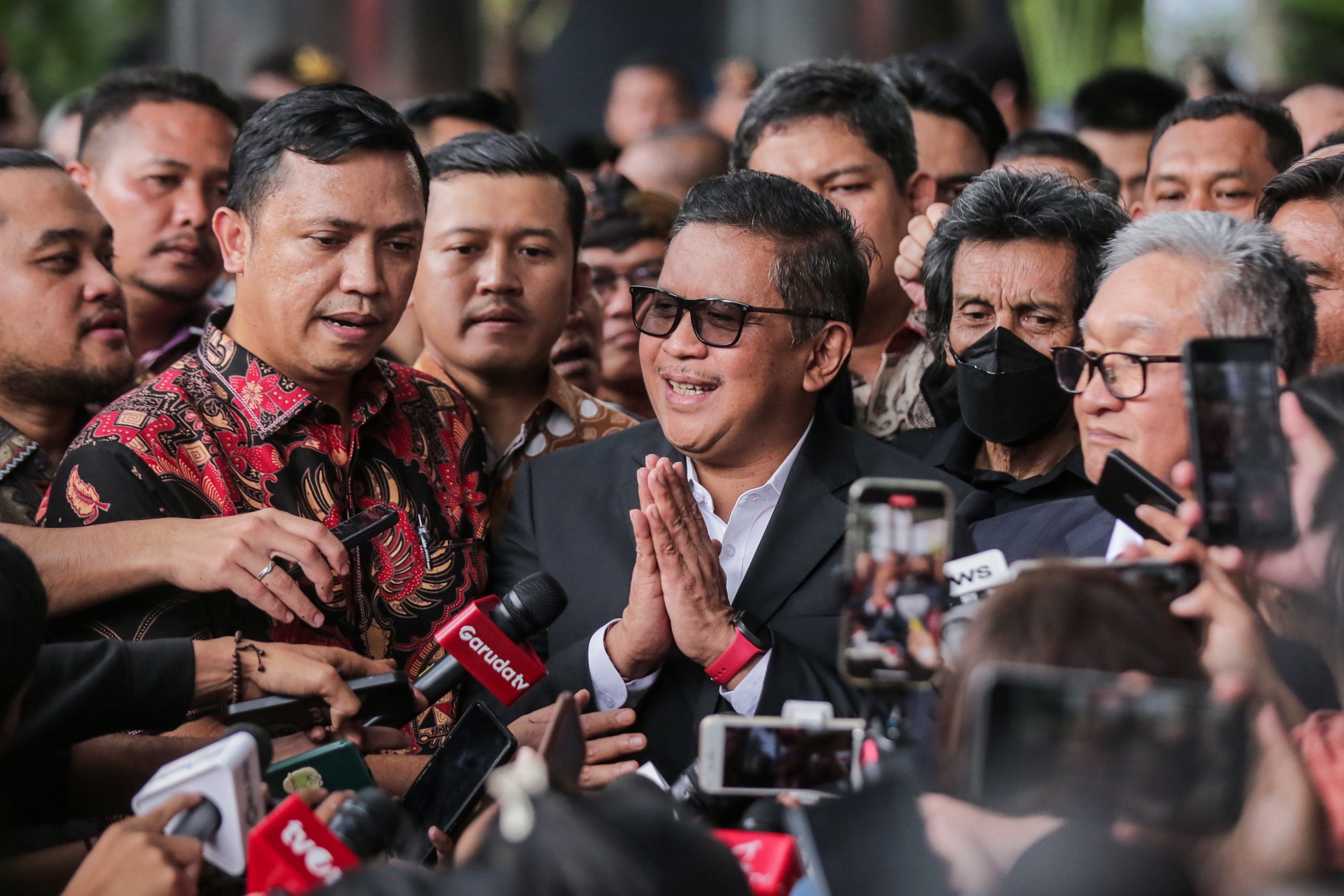 Belum Ditahan, Hasto Tinggalkan Markas KPK Usai Jalani Pemeriksaan Sebagai Tersangka