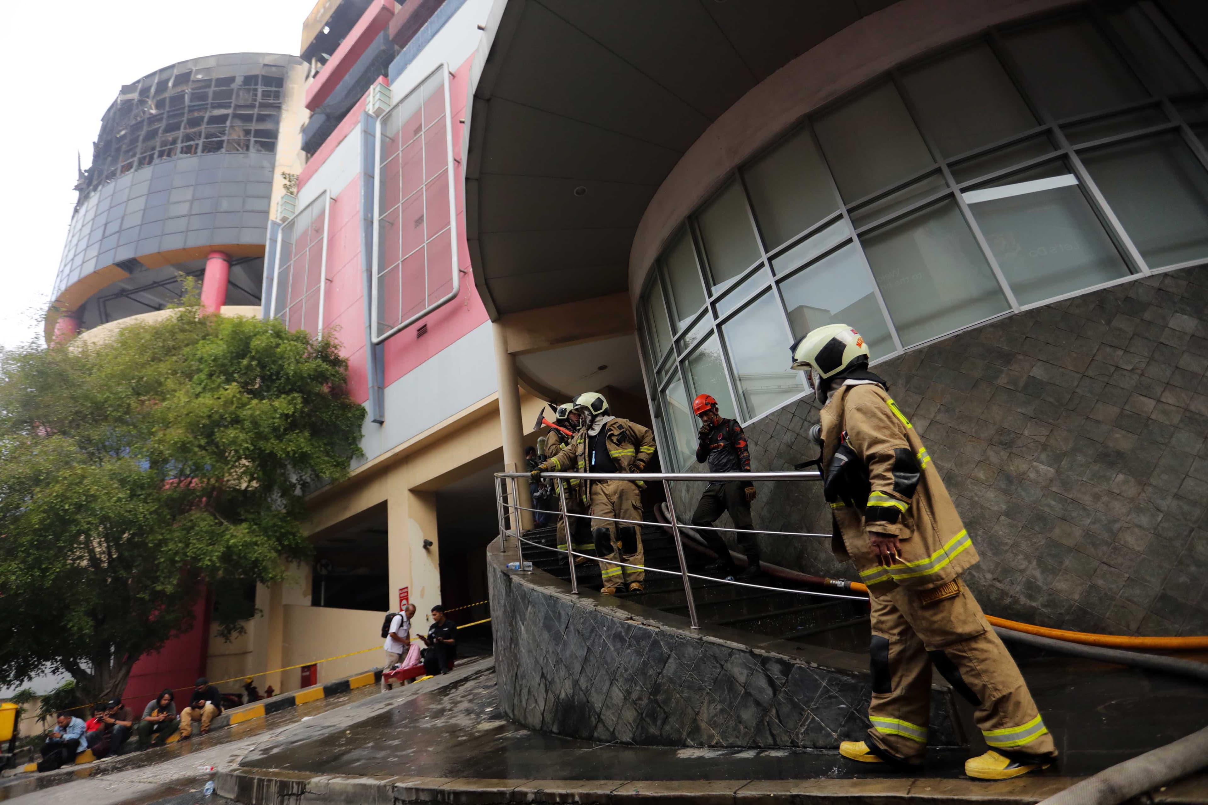 Polisi Buka Kemungkinan Masih Ada Korban Kebakaran Glodok Plaza yang Belum Dilaporkan