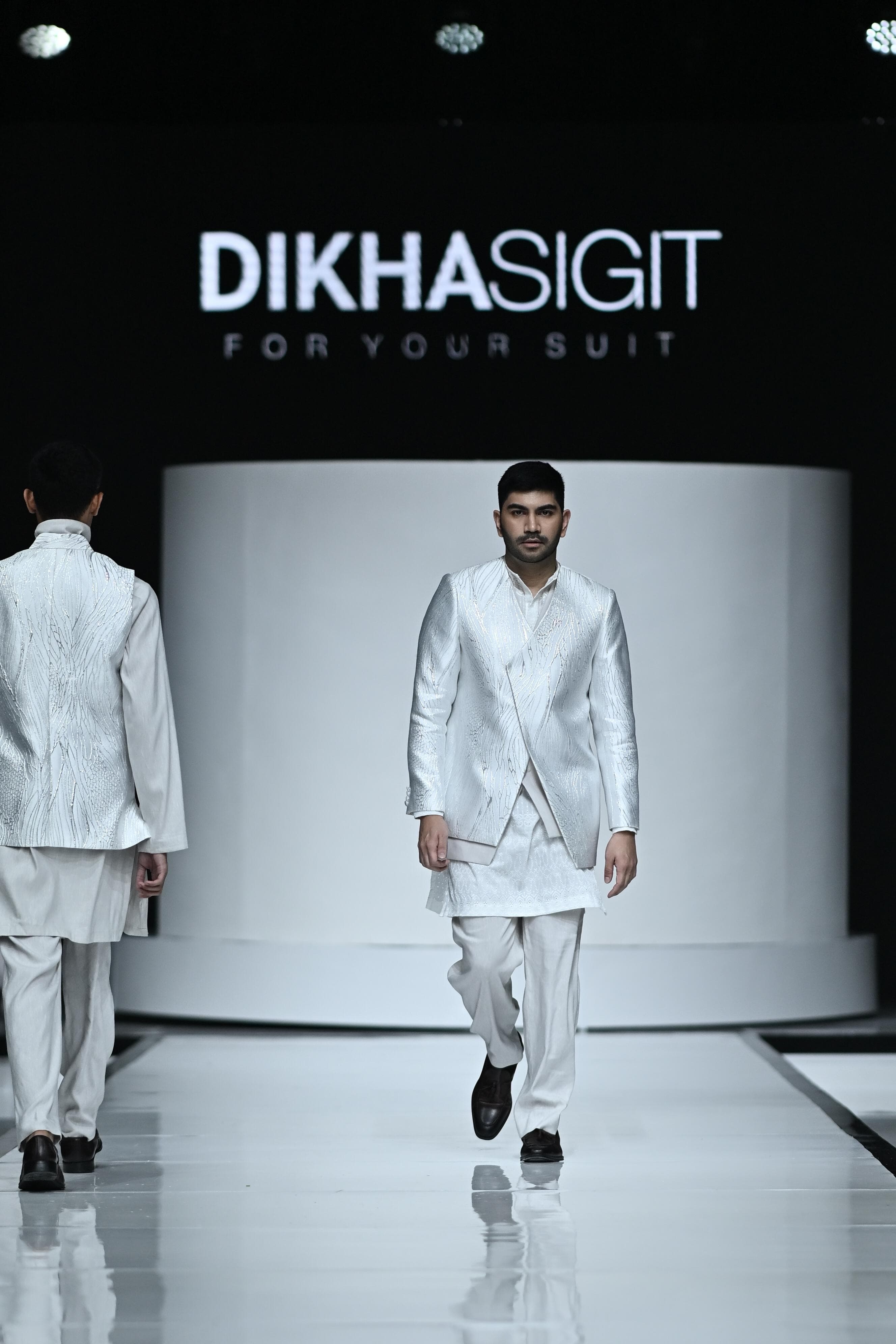 Dikha Sigit Gelar Fashion Show, Gandhi Fernando Diajak Jadi Muse