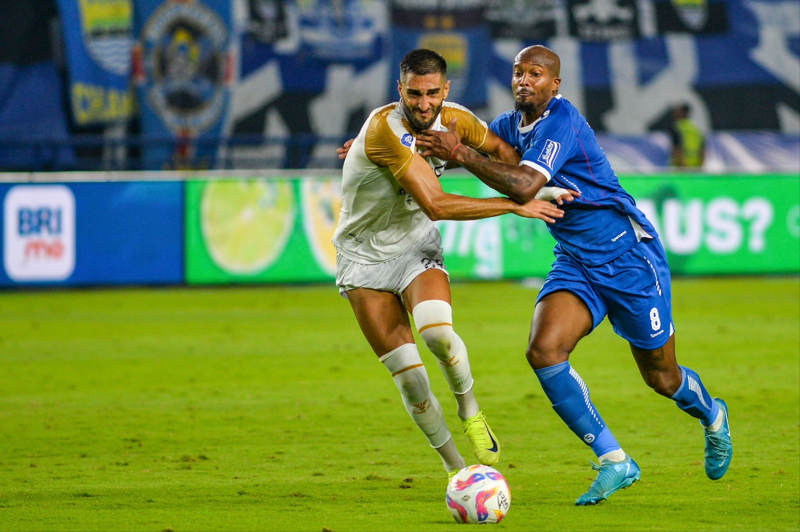 Mendoza dan Kastaneer Dipanggil ke Timnas, Bojan Hodak Sebut Bermanfaat untuk Persib