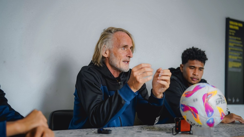 Jan Olde Riekerink Sebut Bermain Sabar Kunci Dewa United Bungkam Persita Tangerang