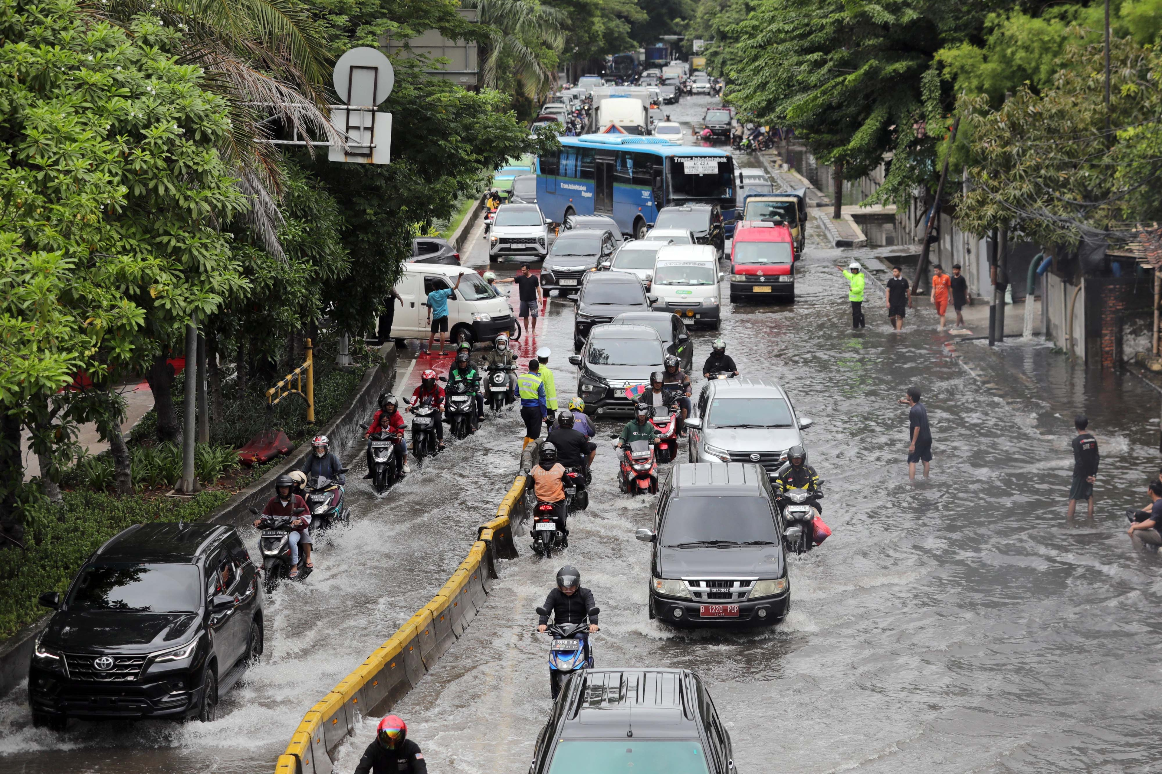 Banjir Rendam 34 RT dan 16 Ruas Jalan di Jakarta, Paling Banyak di Jakbar dan Jakut